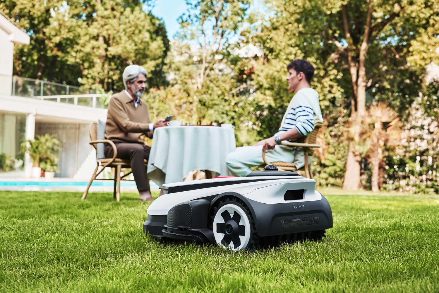 ECOVACS wzmacnia obecność w Polsce - nowy dystrybutor i konkretne modele