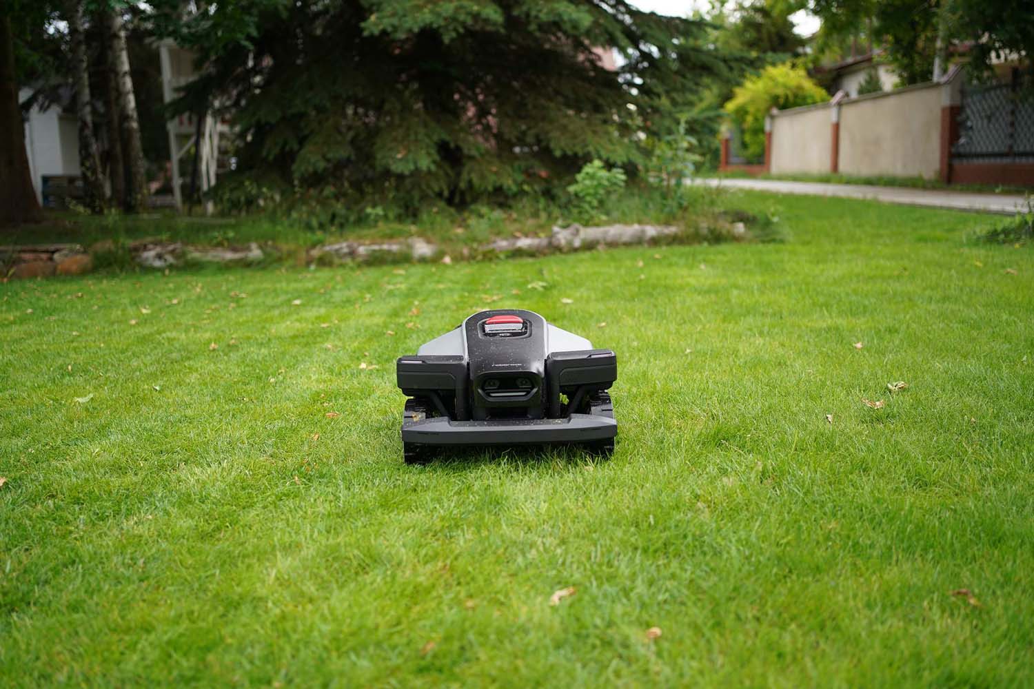 Roborock RockMow Z1 Z115 – test kosiarki automatycznej z napędem 4WD - ambitny debiut Roborocka w ogrodzie
