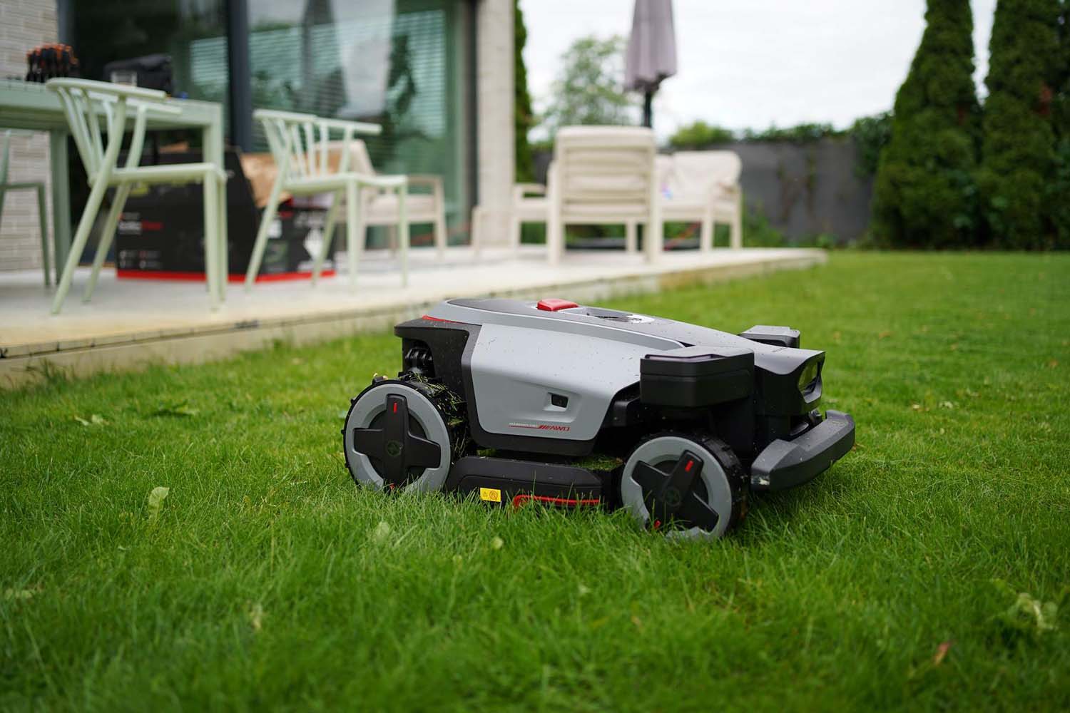 Roborock RockMow Z1 Z115 – test kosiarki automatycznej z napędem 4WD - ambitny debiut Roborocka w ogrodzie