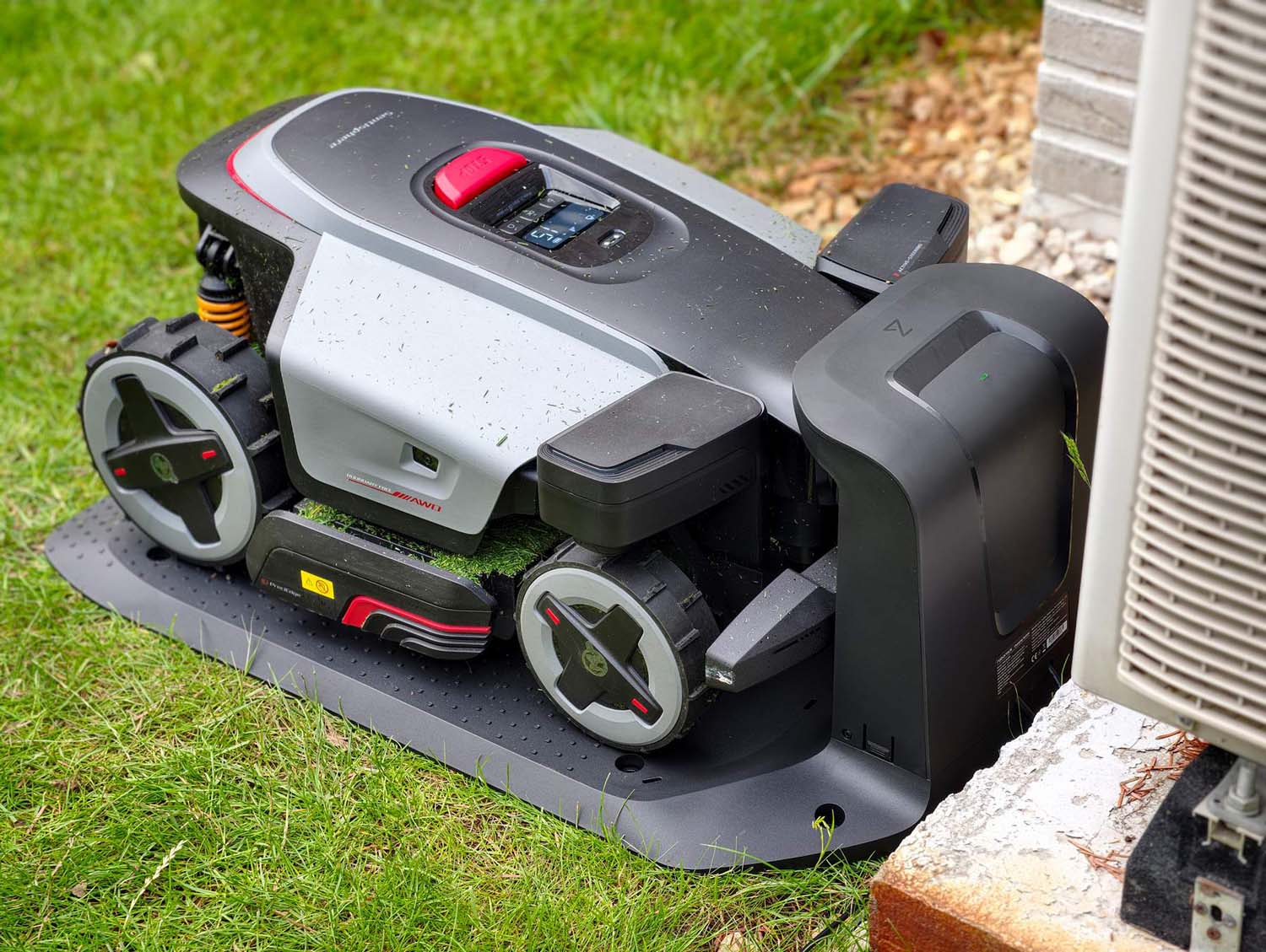 Roborock RockMow Z1 Z115 – test kosiarki automatycznej z napędem 4WD - ambitny debiut Roborocka w ogrodzie