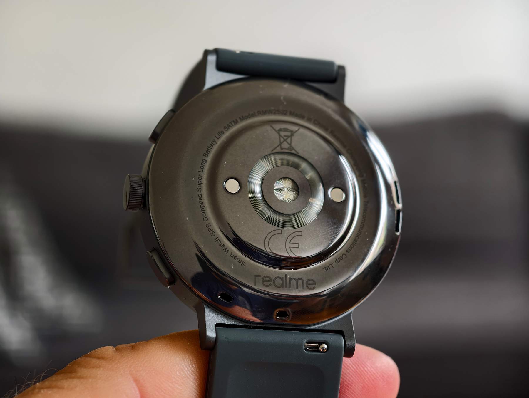 Test zegarka realme Watch S5 – klasyczny design, GPS i 20 dni na baterii w cenie poniżej 450 zł