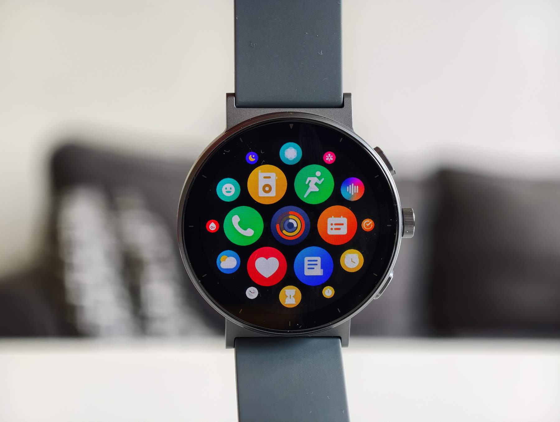 Test zegarka realme Watch S5 – klasyczny design, GPS i 20 dni na baterii w cenie poniżej 450 zł
