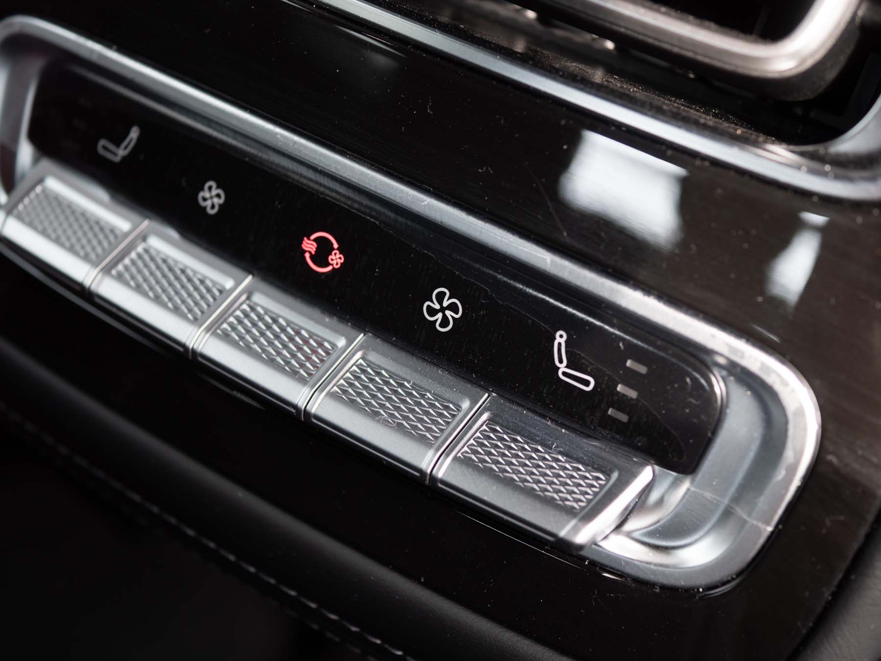 Sprawdziliśmy Omodę 9 Super Hybrid - SUV, ponad 500 koni, zasięg 1100 km - całość za 219 tysięcy złotych