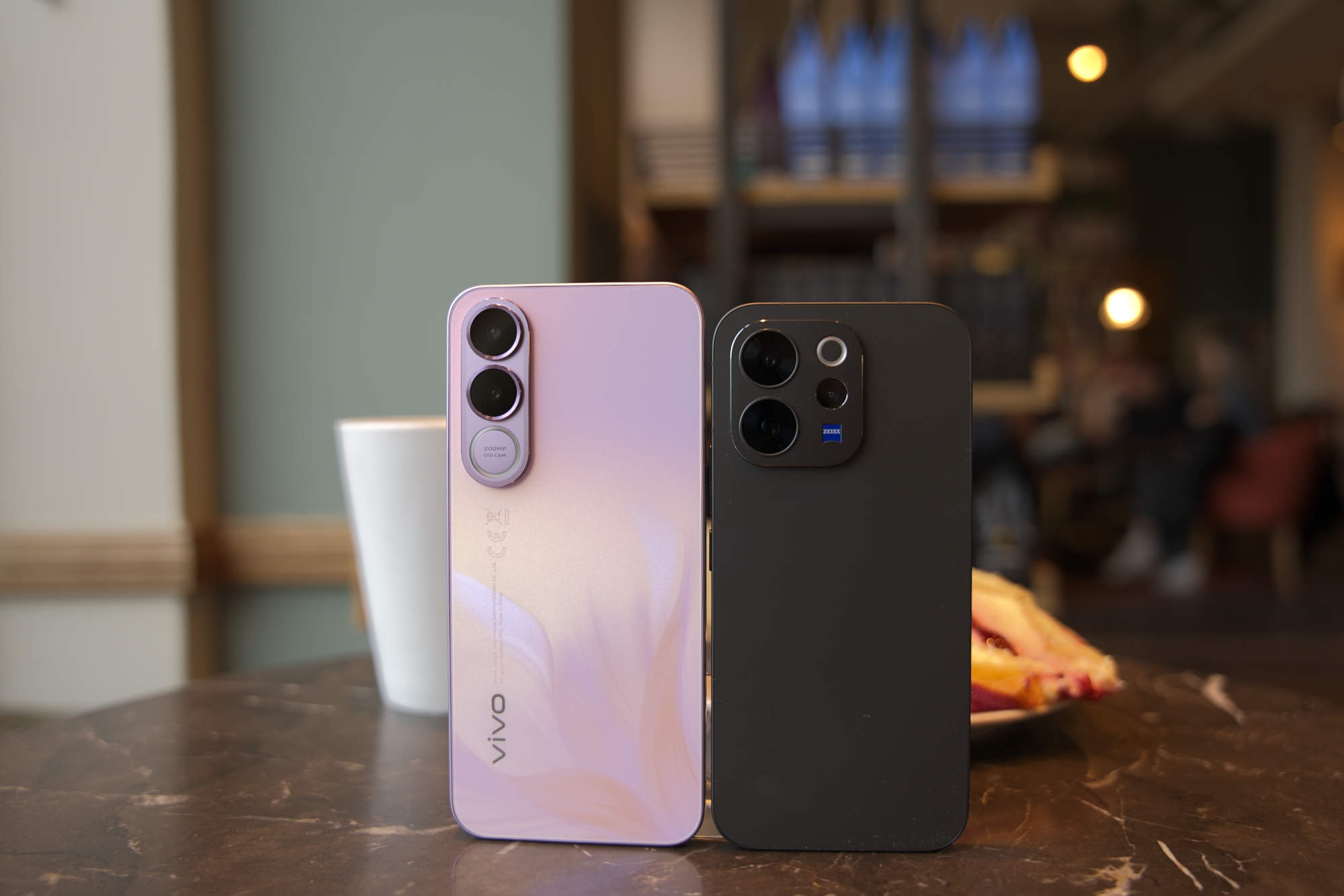 Vivo wprowadza obiektywy Zeiss do smartfonu ze średniej półki