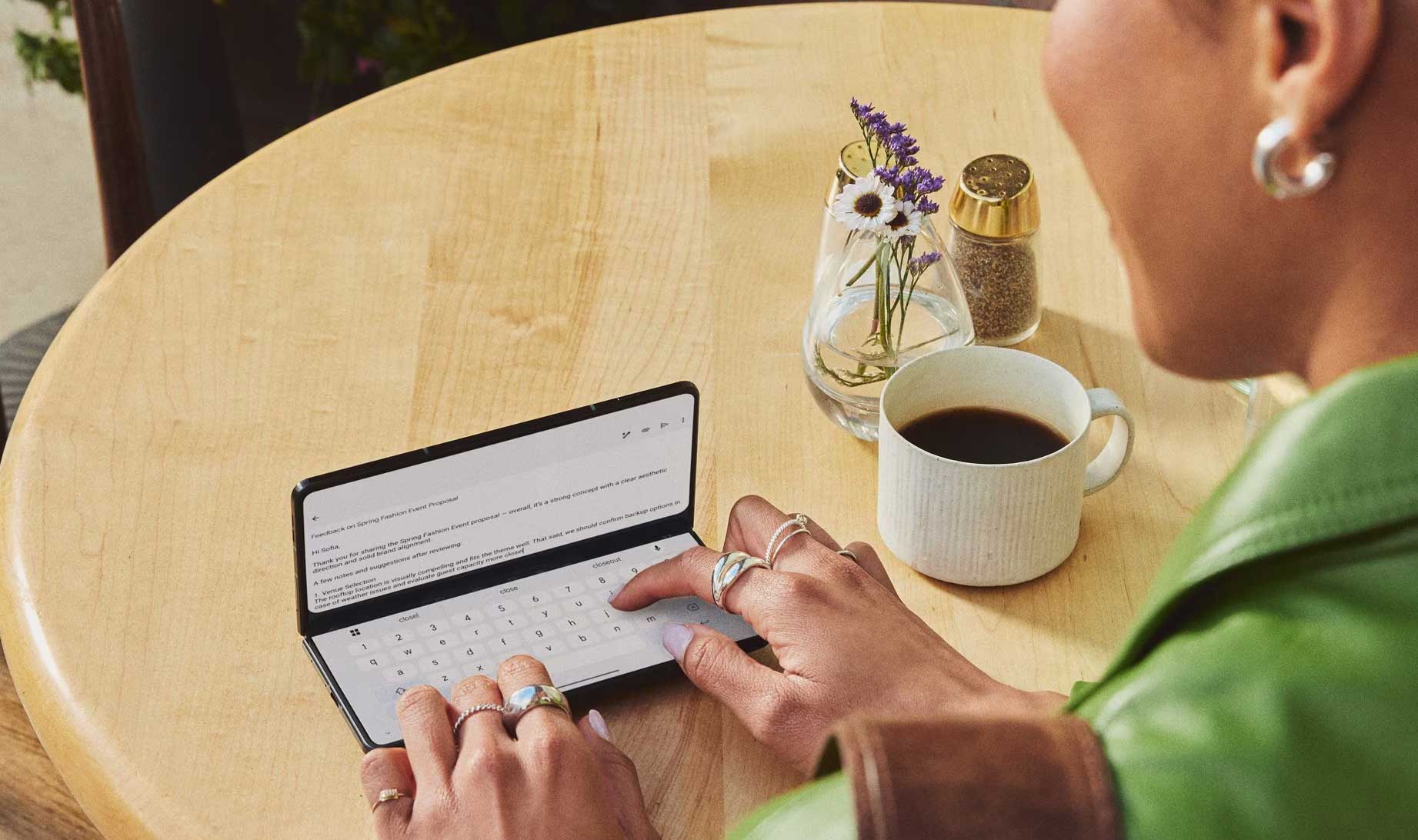 Nowy składak Motoroli w Polsce -  startuje sprzedaż i cashback