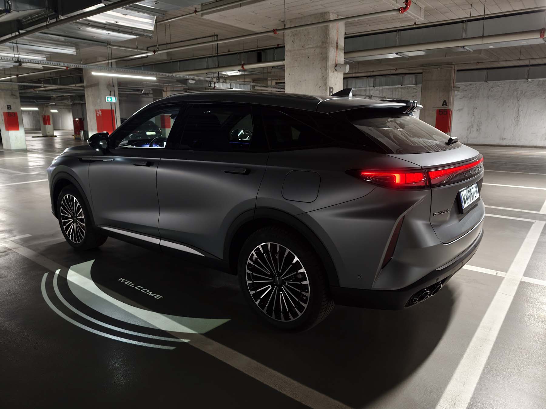 Sprawdziliśmy Omodę 9 Super Hybrid - SUV, ponad 500 koni, zasięg 1100 km - całość za 219 tysięcy złotych