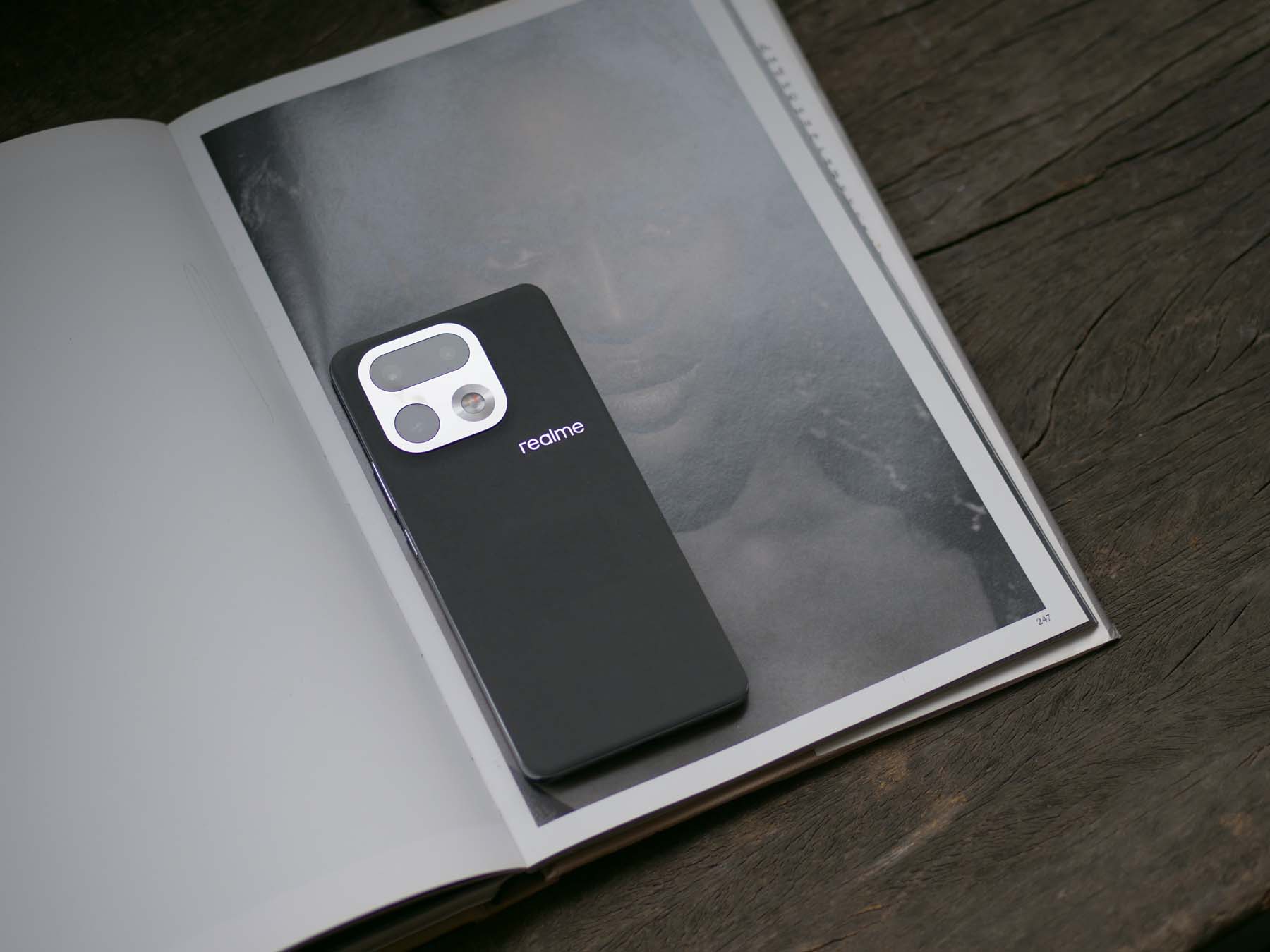 Spędziłem z realme 16 Pro+ 2 miesiące - teraz kosztuje 2 tysiące i nic lepszego na rynku nie ma