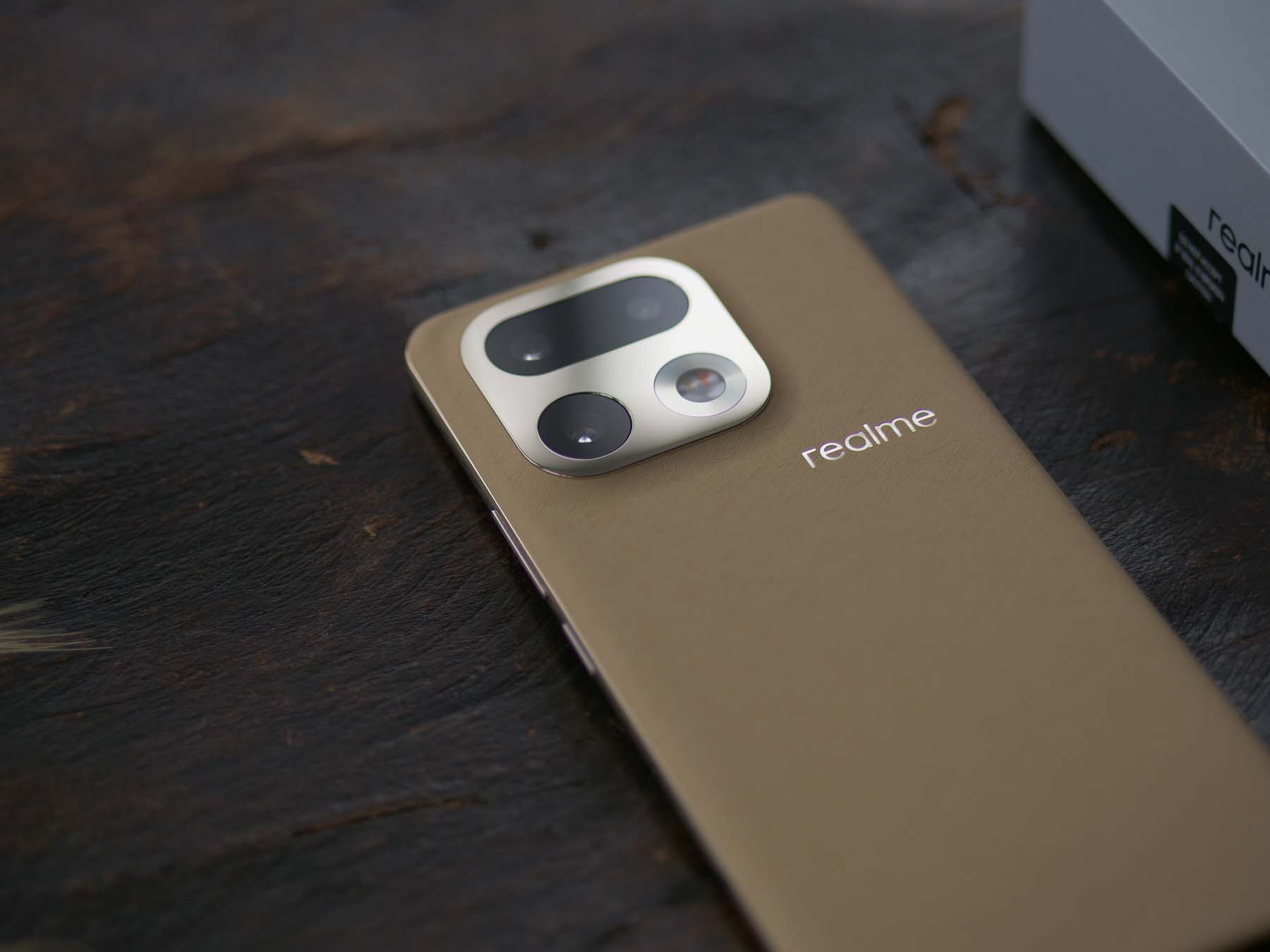 Spędziłem z realme 16 Pro+ 2 miesiące - teraz kosztuje 2 tysiące i nic lepszego na rynku nie ma