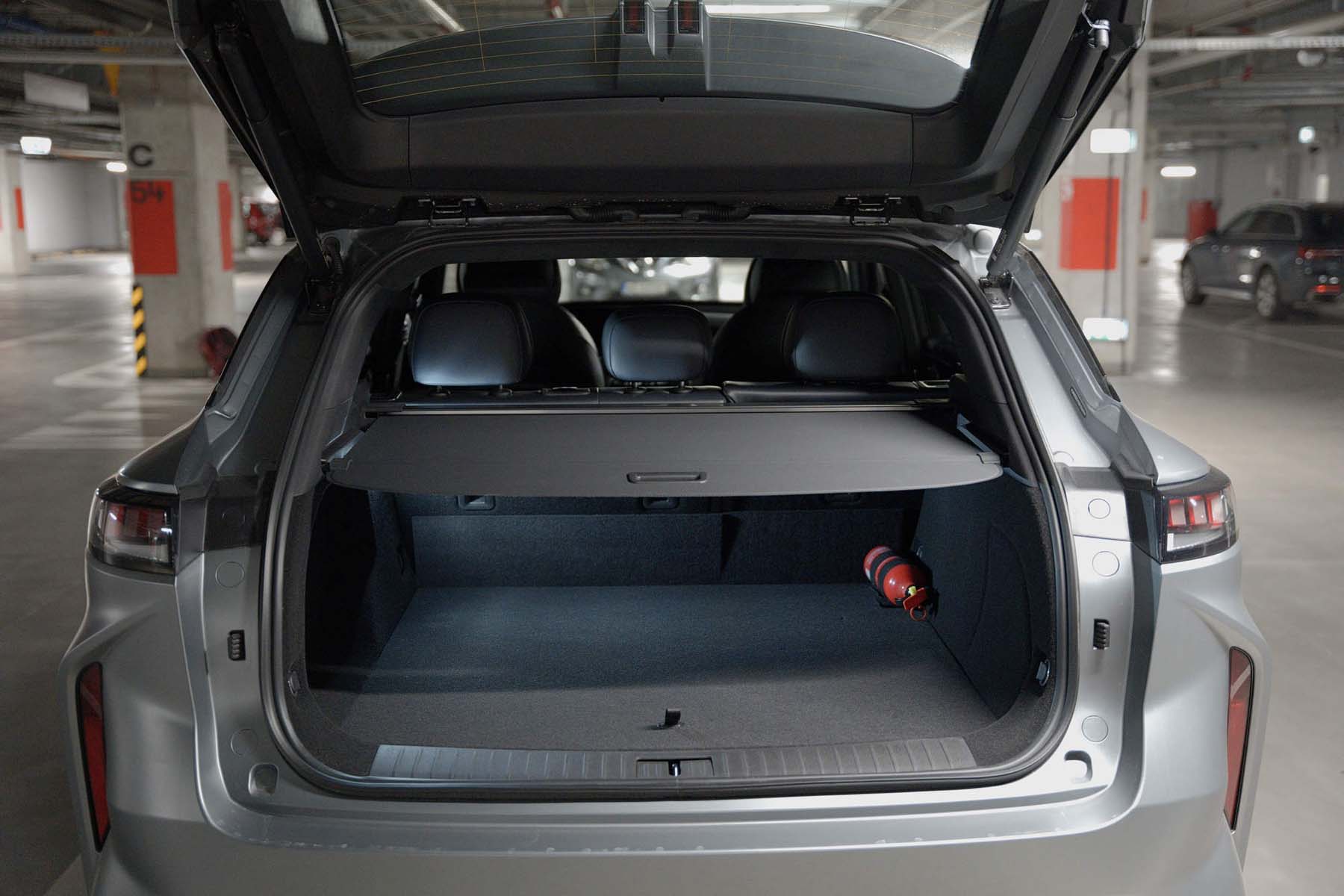 Sprawdziliśmy Omodę 9 Super Hybrid - SUV, ponad 500 koni, zasięg 1100 km - całość za 219 tysięcy złotych