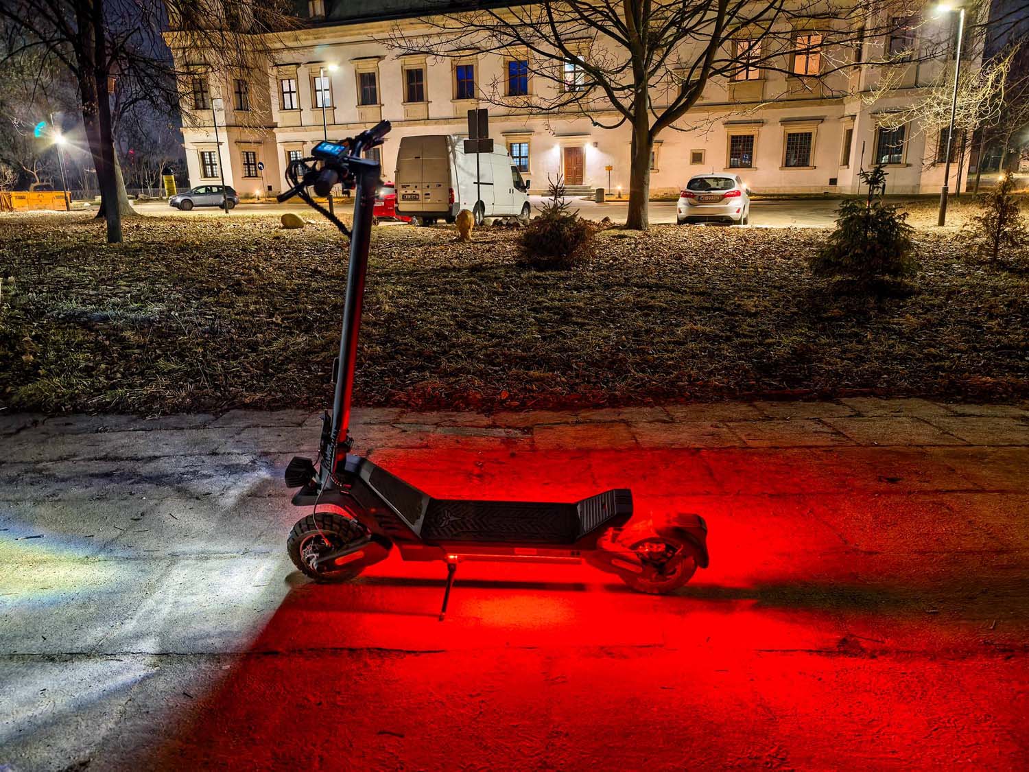 Przetestowaliśmy Engwe Y1000 - to teraz flagowa hulajnoga tej marki