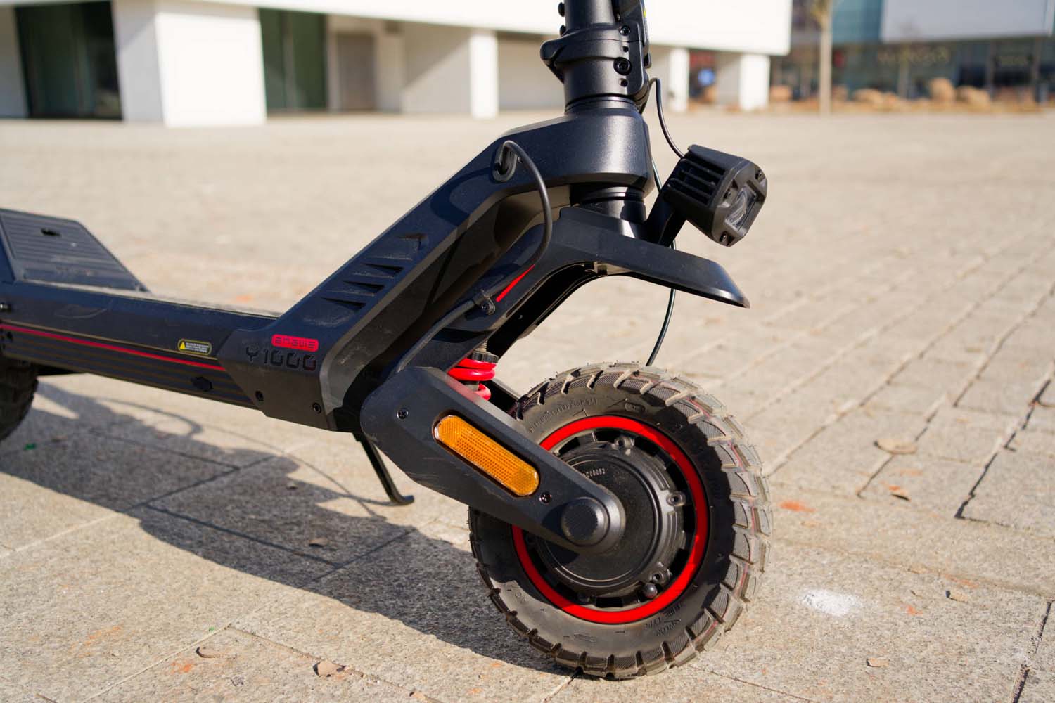 Przetestowaliśmy Engwe Y1000 - to teraz flagowa hulajnoga tej marki