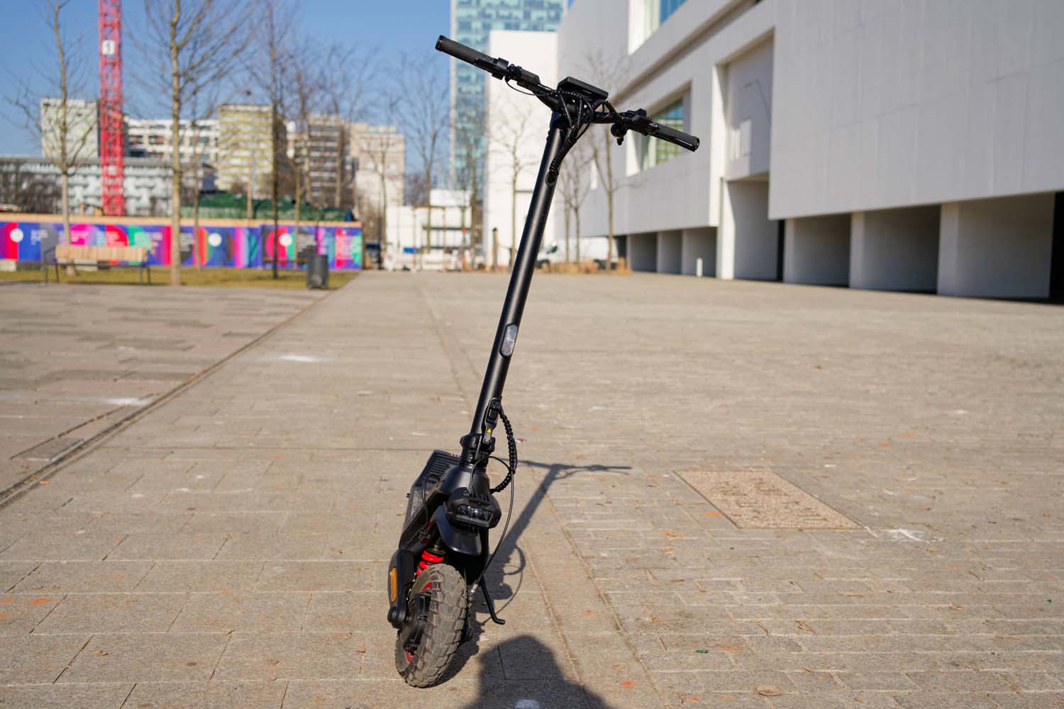 Przetestowaliśmy Engwe Y1000 - to teraz flagowa hulajnoga tej marki