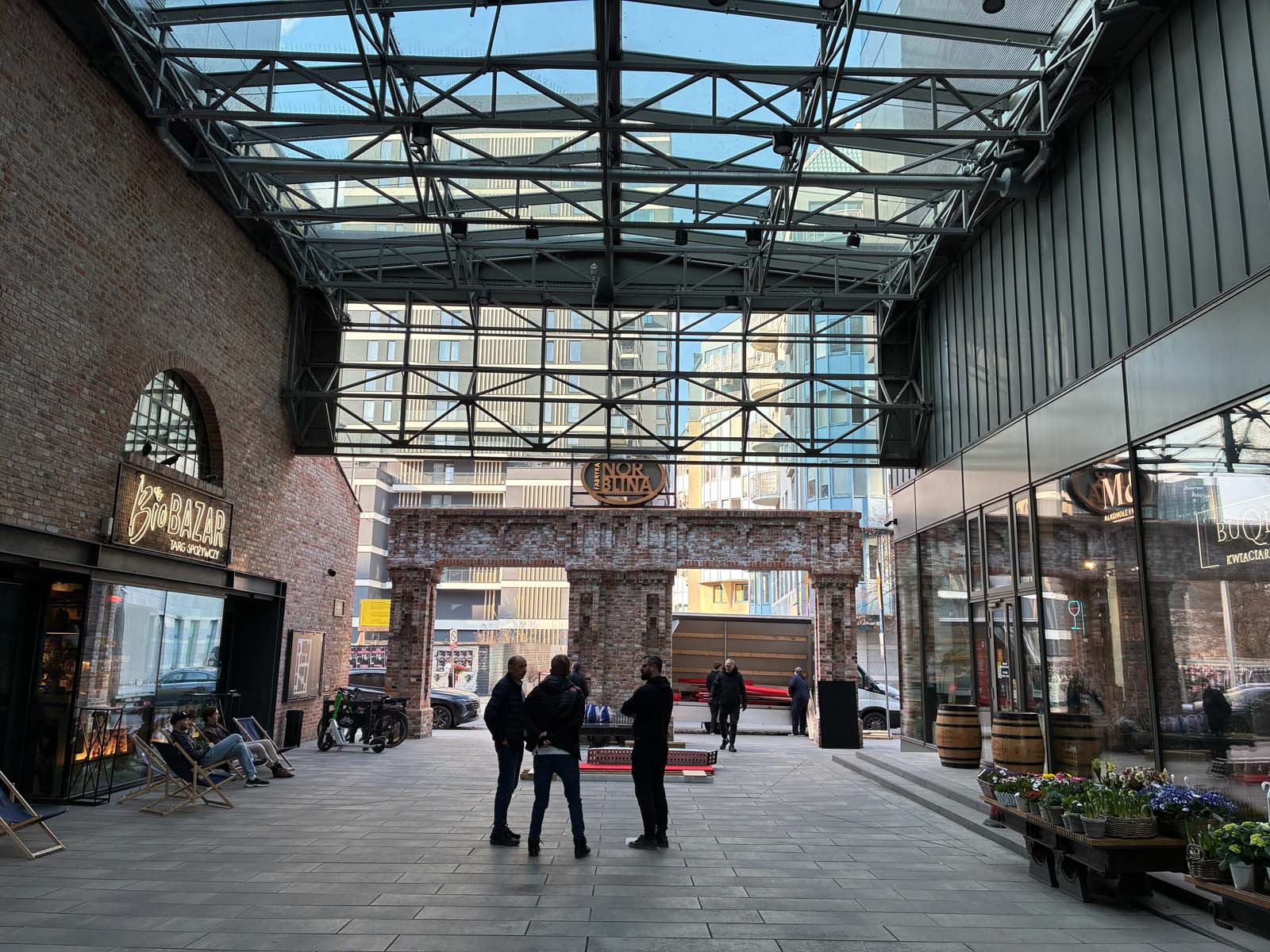 Porównujemy zdjęcia z Pixel 10a, iPhone 17e oraz Nothing Phone 4a