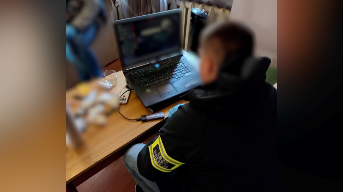 Wyłudzali loginy i hasła do Facebooka - ponad 400 zarzutów