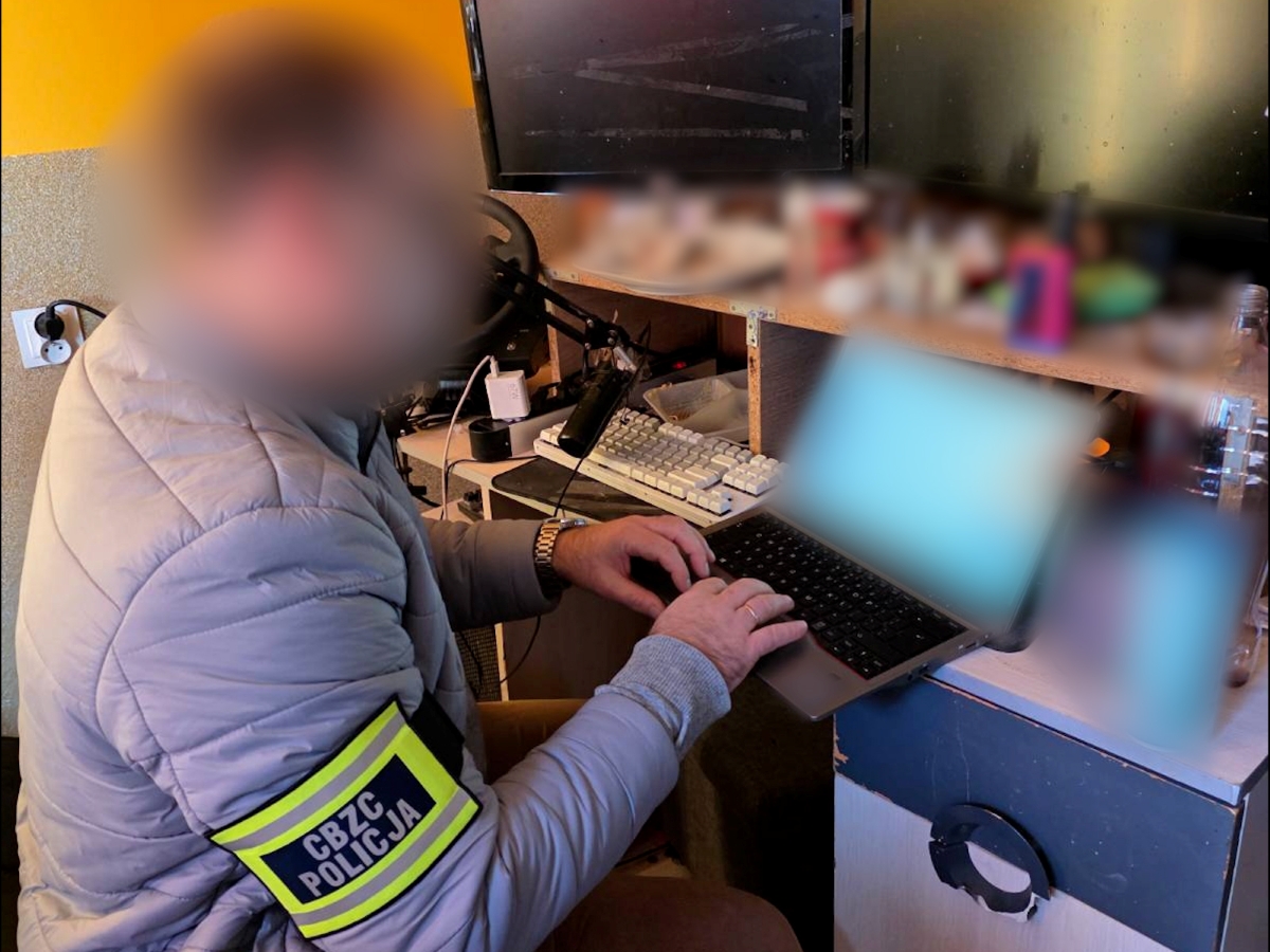 Fałszywa aplikacja mObywatel w sieci - CBZC zatrzymało cztery osoby