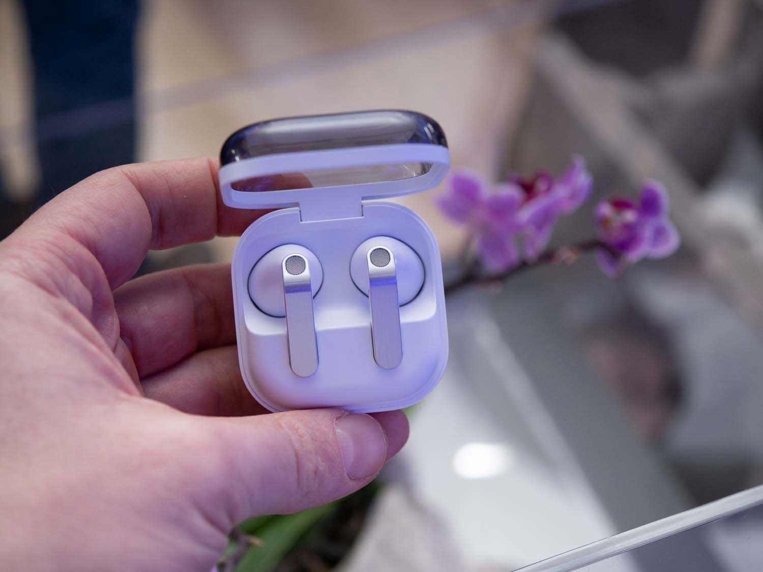 Są nowe słuchawki Galaxy Buds4 - tak wyglądają i tyle kosztują w Polsce