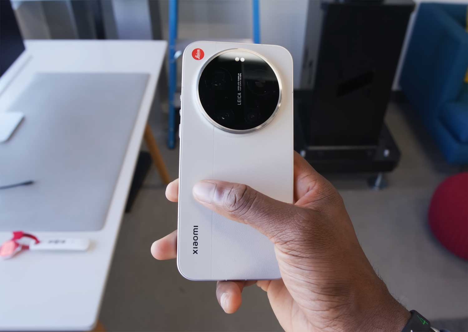 Xiaomi 17 Ultra w oczach MKBHD – smartfon, który chce być aparatem