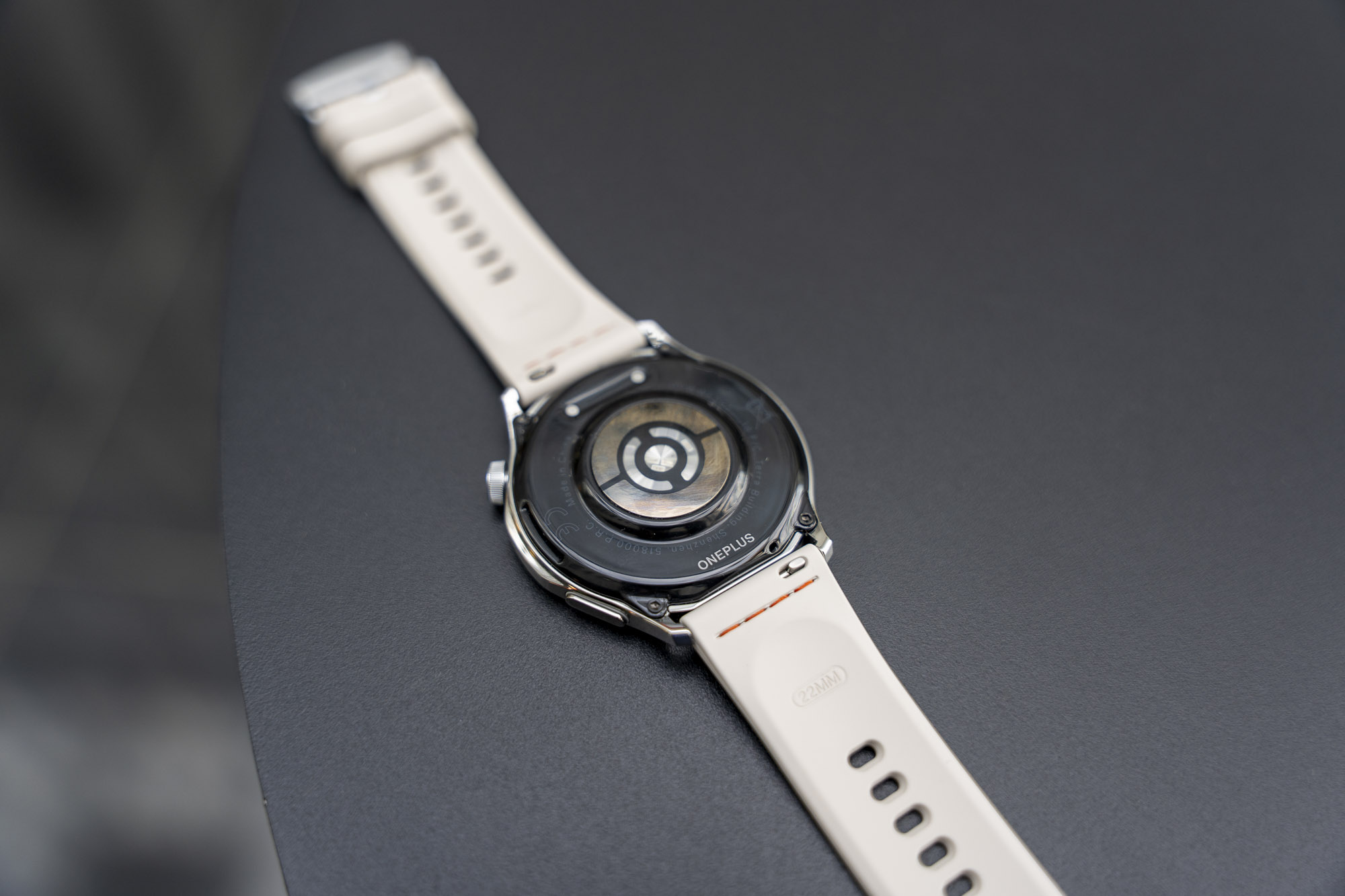 Nasze pierwsze wrażenia - OnePlus Watch Lite – może obsłużyć dwa telefony