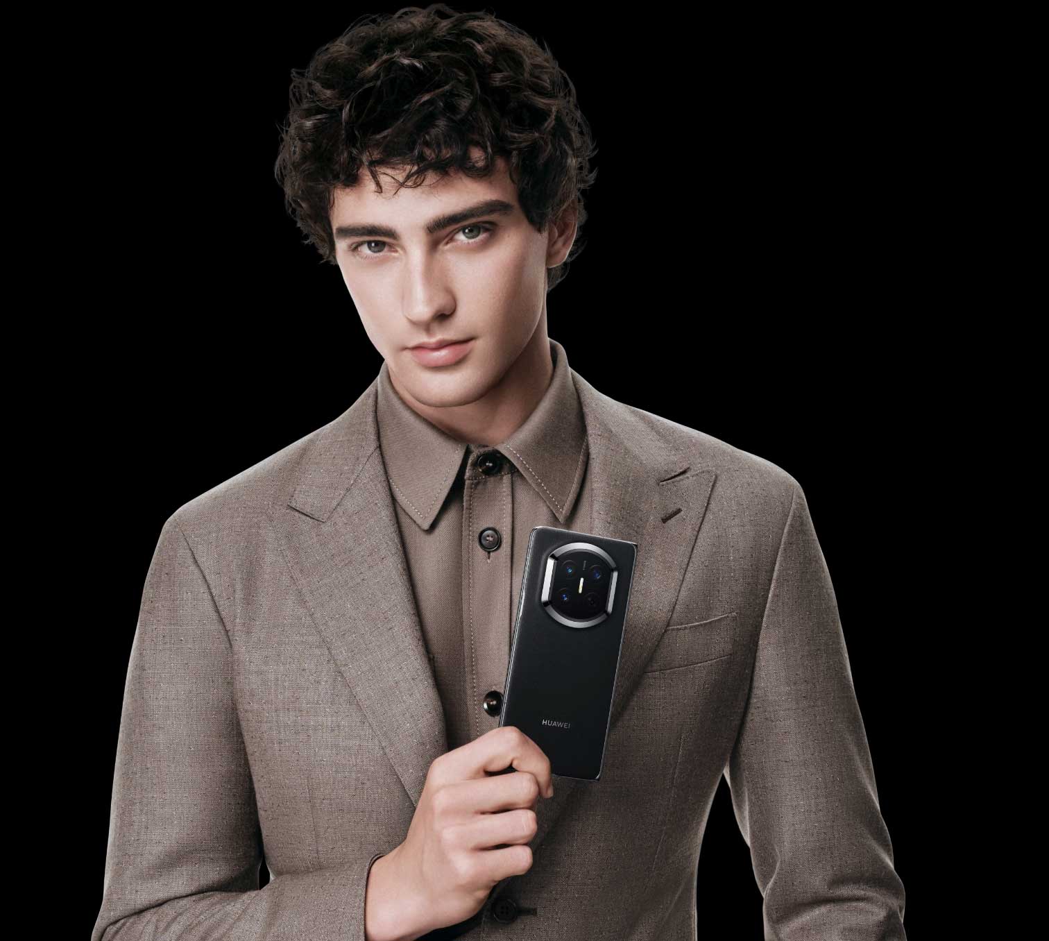 Huawei pokazuje Mate X7: 8-calowy ekran i bateria 5600 mAh