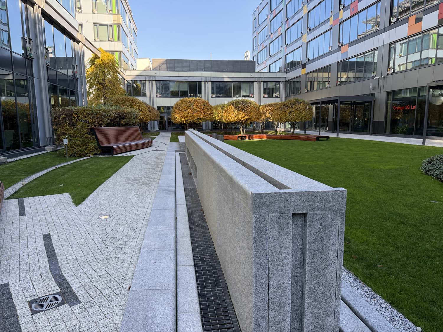 Porównaliśmy możliwości fotograficzne vivo X300 Pro i iPhone 17 Pro Max i wynik jest sporą niespodzianką