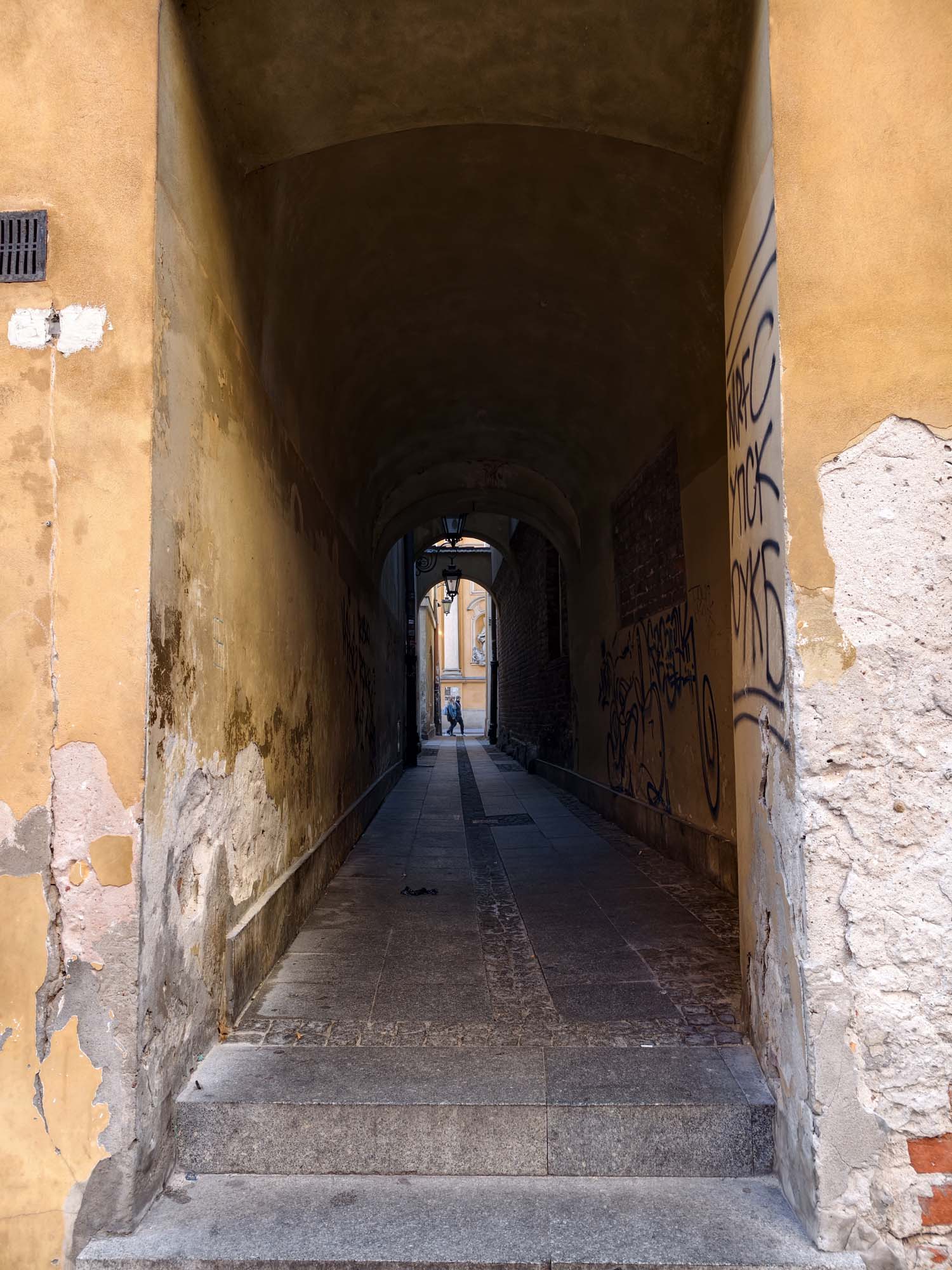 Porównaliśmy możliwości fotograficzne vivo X300 Pro i iPhone 17 Pro Max i wynik jest sporą niespodzianką