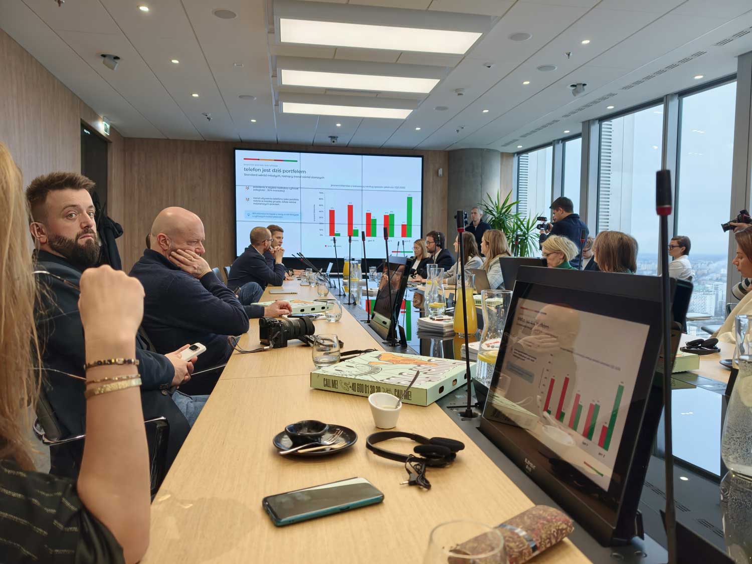 Plastik odchodzi do historii? Relacja z konferencji mBanku, Mastercard i Niceboy o smart pierścieniach