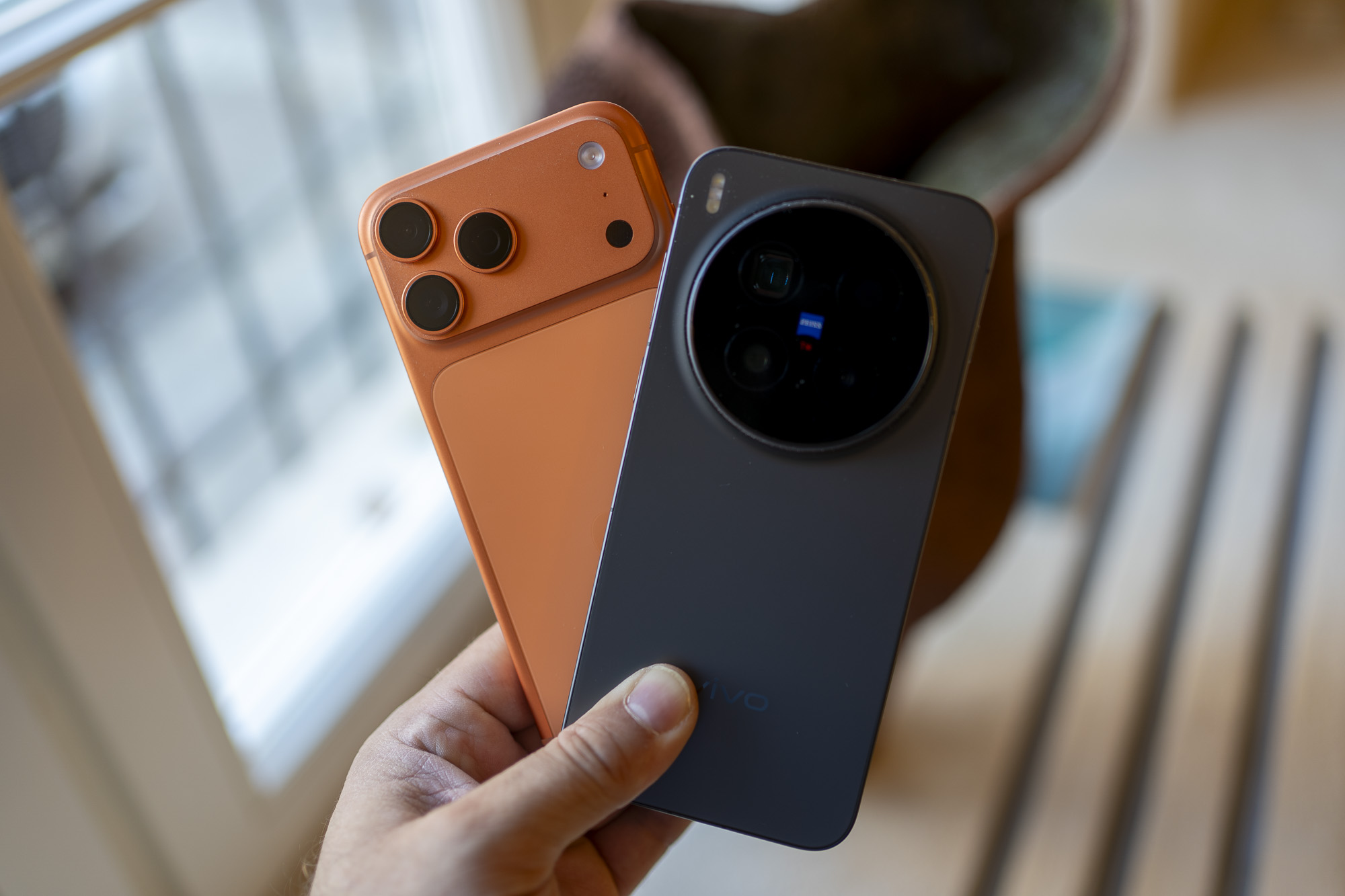 Porównaliśmy możliwości fotograficzne vivo X300 Pro i iPhone 17 Pro Max i wynik jest sporą niespodzianką