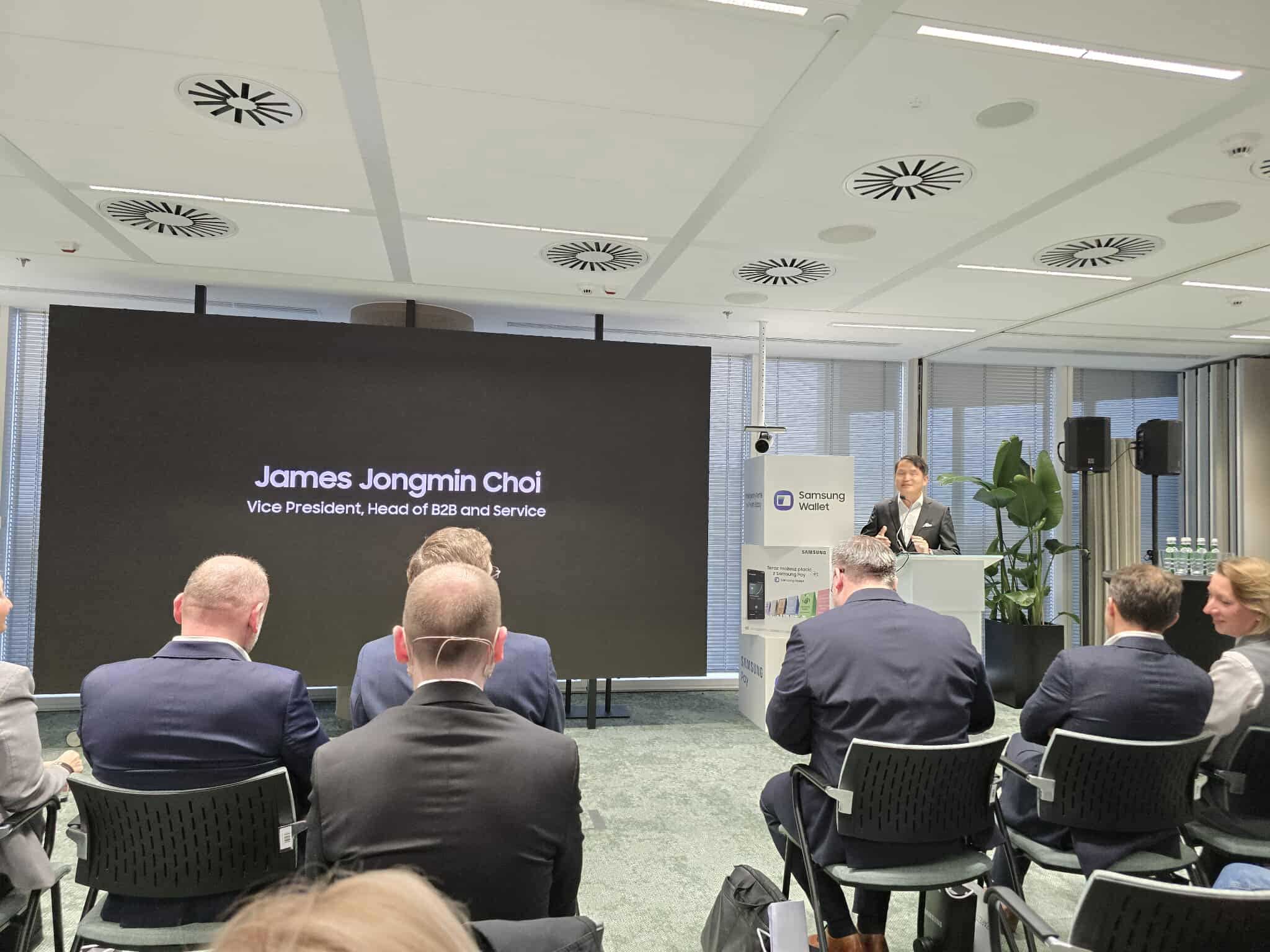 Samsung Pay ruszył w Polsce - zapłacisz telefonem i zegarkiem Galaxy