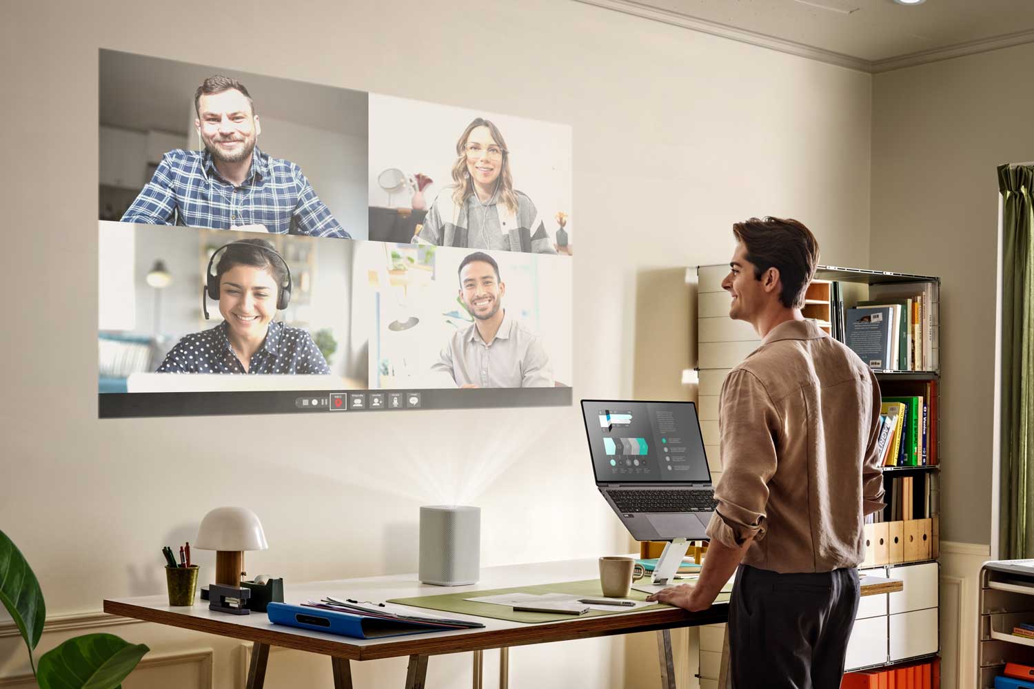 The Premiere 5: projektor Samsunga z ekranem 100 cali wchodzi do polskich sklepów