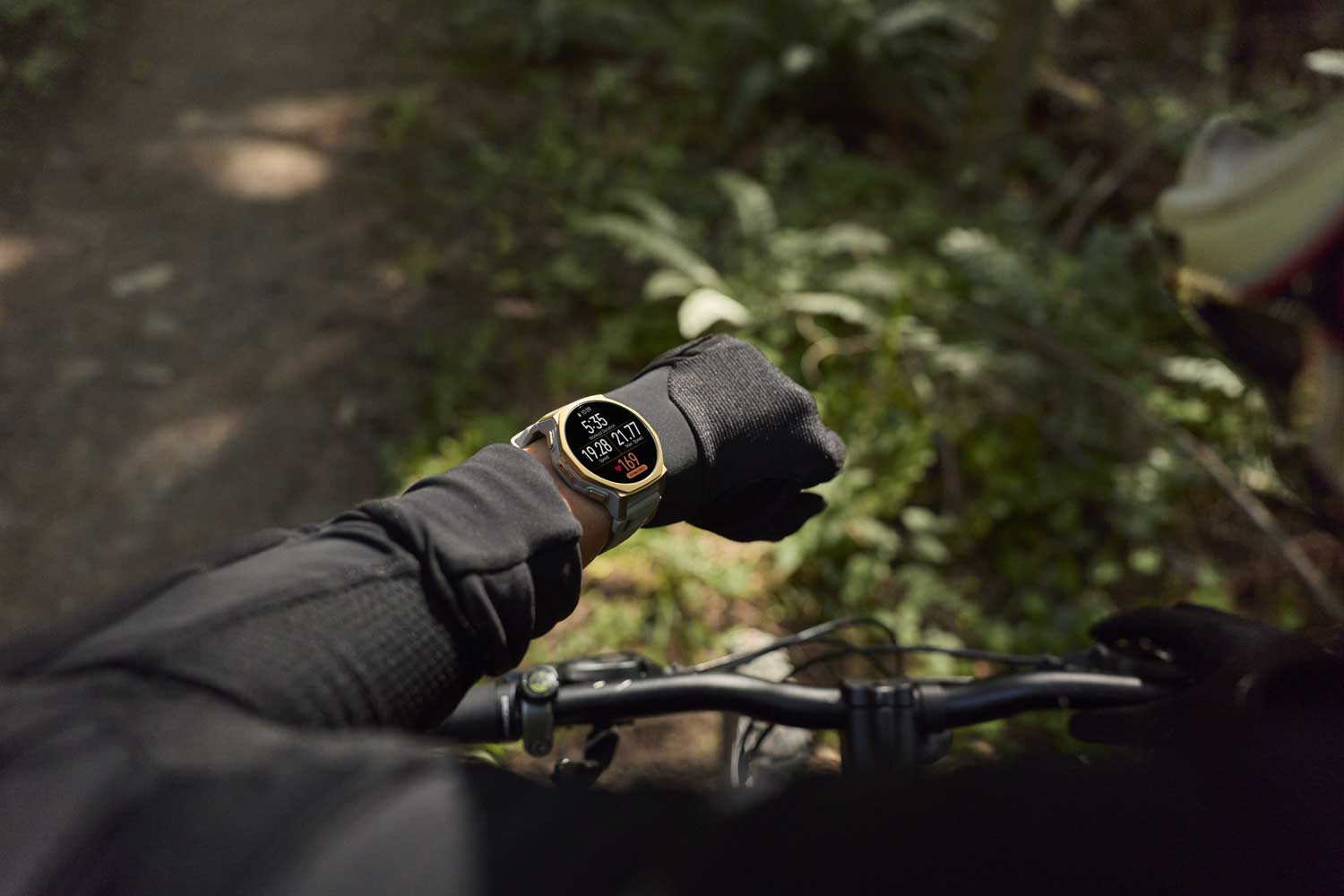 Amazfit T-Rex 3 Pro w nowym, 44-mm wydaniu. Lżejszy tytan, te same możliwości