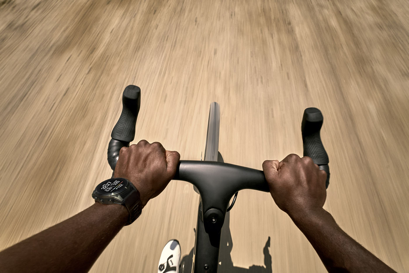 Garmin prezentuje fēnix 8 Pro – smartwatch z funkcją SOS i komunikacją satelitarną
