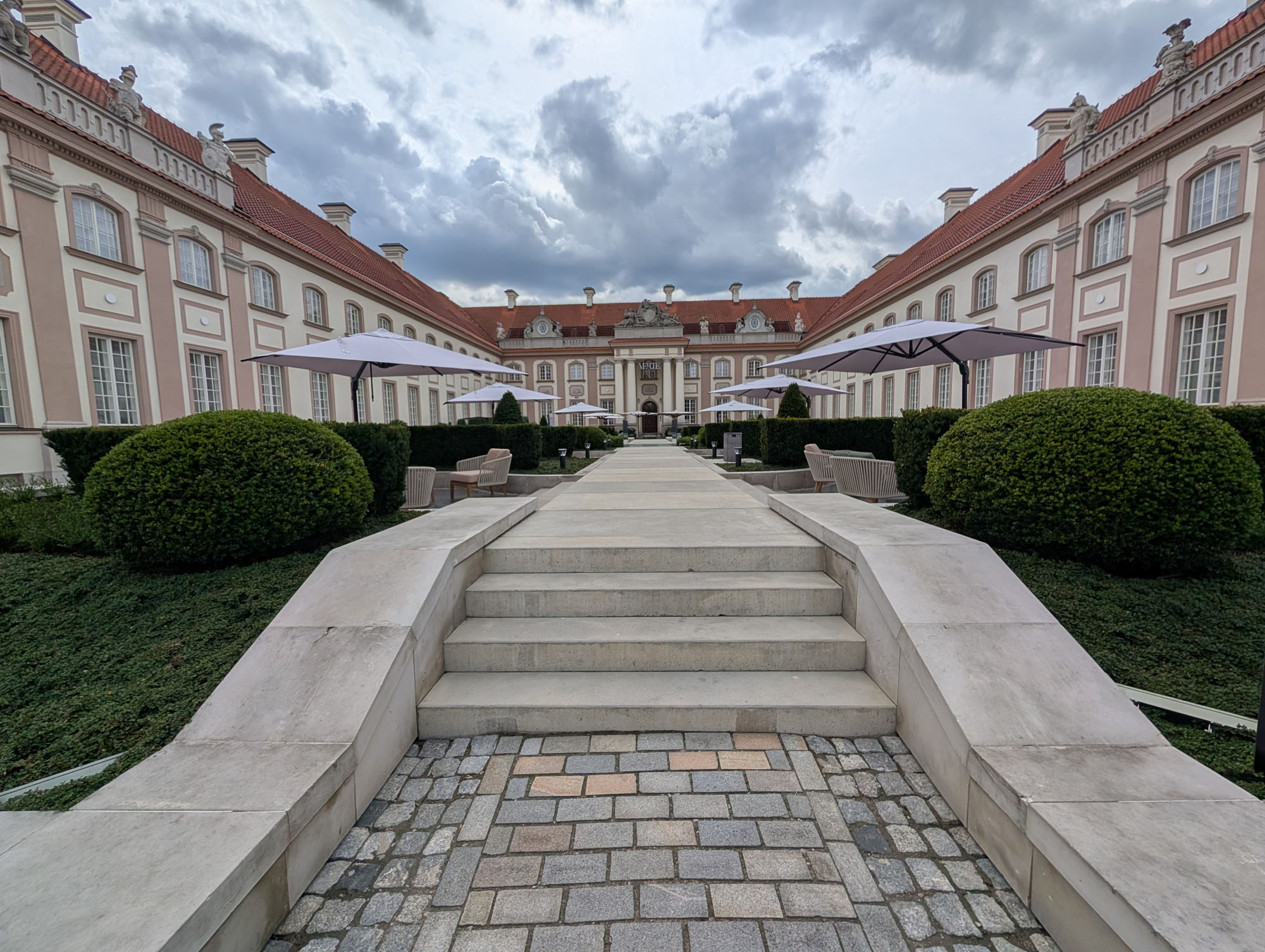 Porównacie foto Pixela 10 Pro XL z najtańszym Pixelem 10