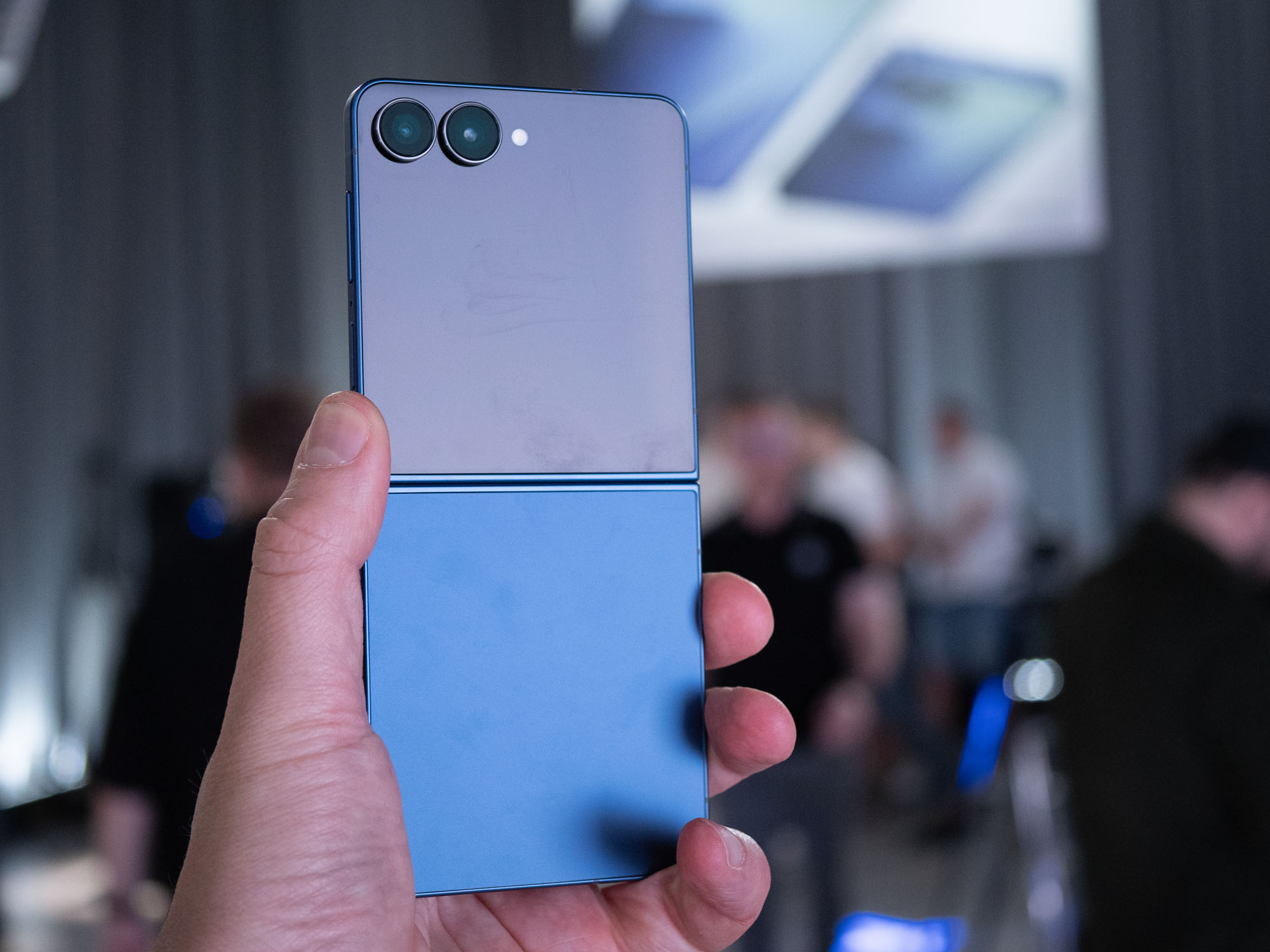 Oto wszystkie zmiany w najnowszym Samsungu Galaxy Z Flip7 – zewnętrzny ekran zachwyca