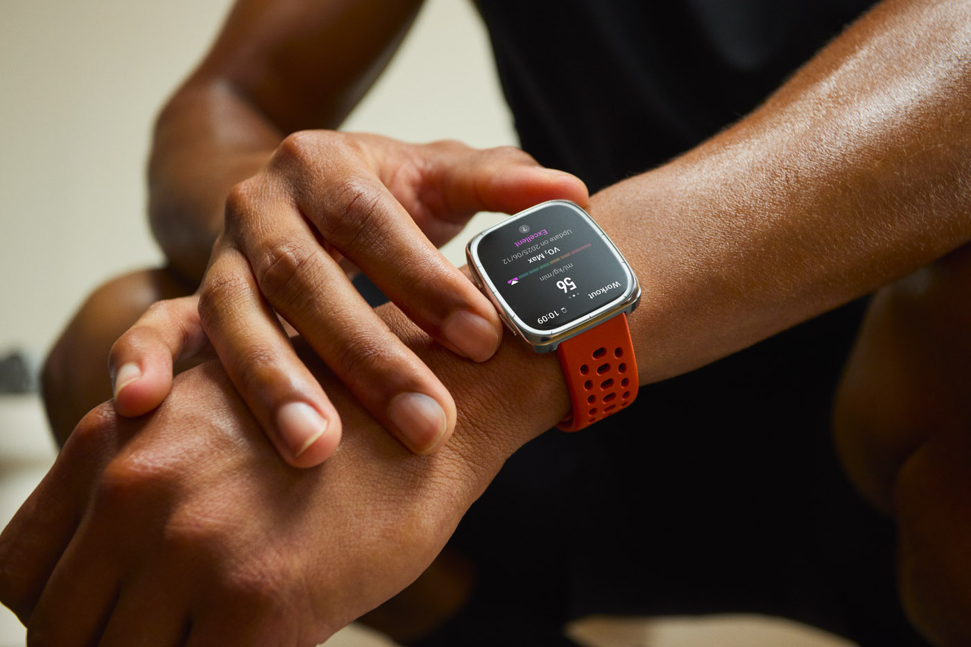 Nowy smartwatch z ekranem AMOLED i płatnościami zbliżeniowymi