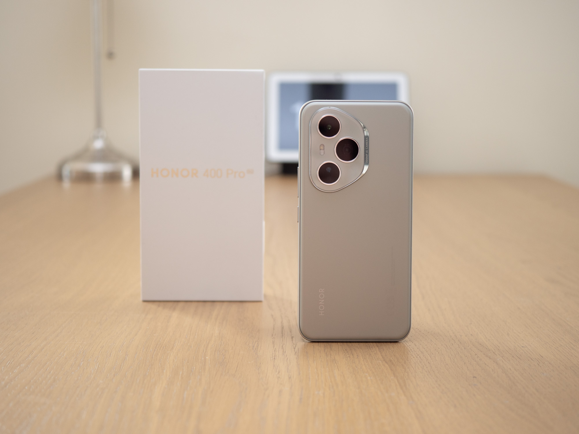 Recenzja Honor 400 Pro - niby średniak, a jak flagowiec