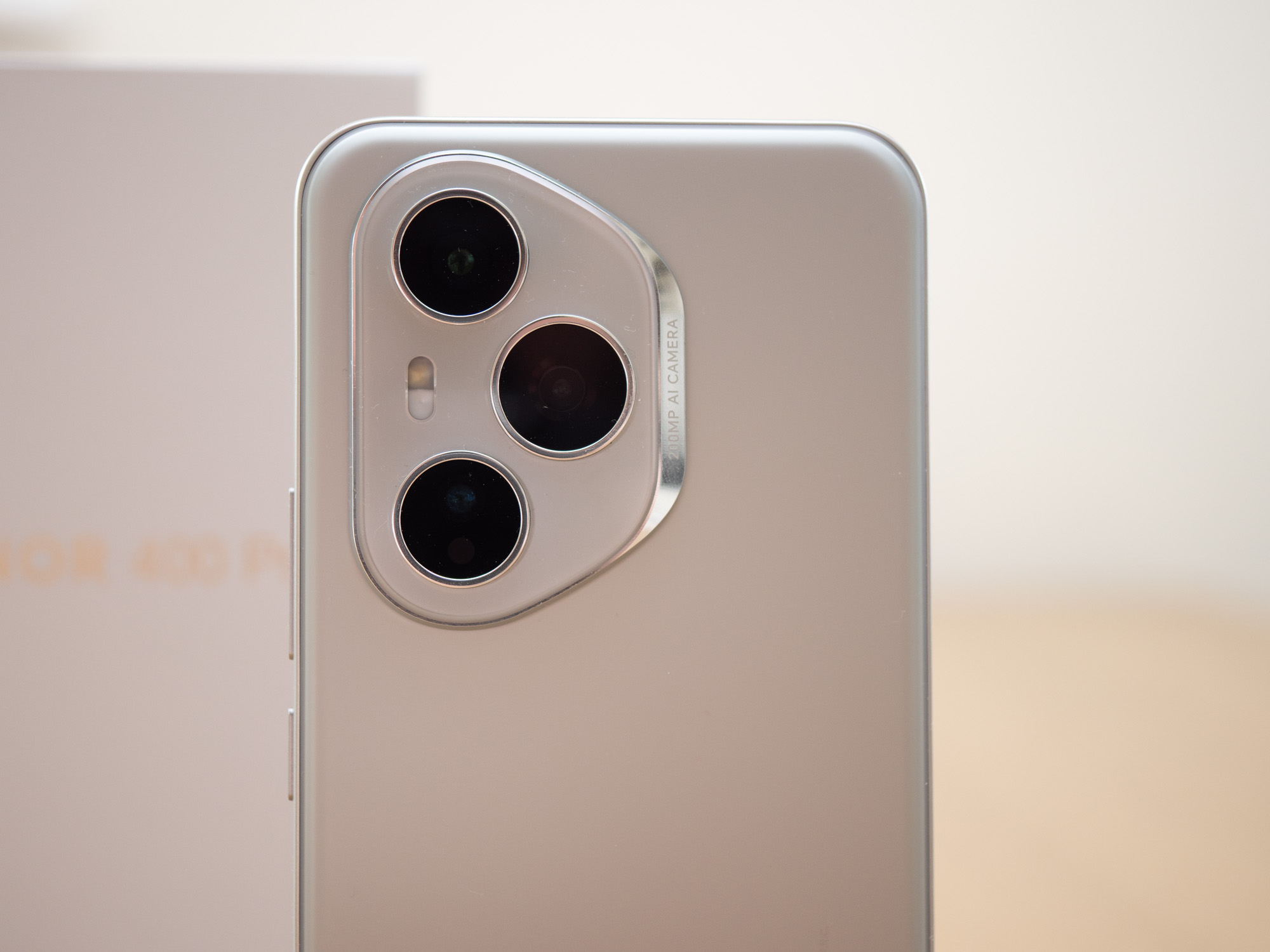 Recenzja Honor 400 Pro - niby średniak, a jak flagowiec