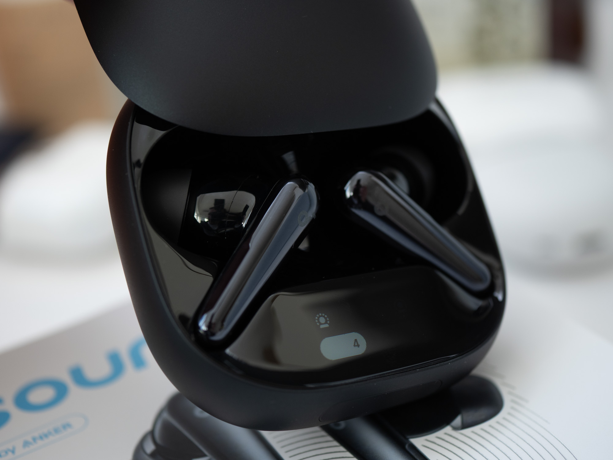 Test słuchawek soundcore Liberty 4 Pro by Anker – to świetne słuchawki z kosmicznym etui