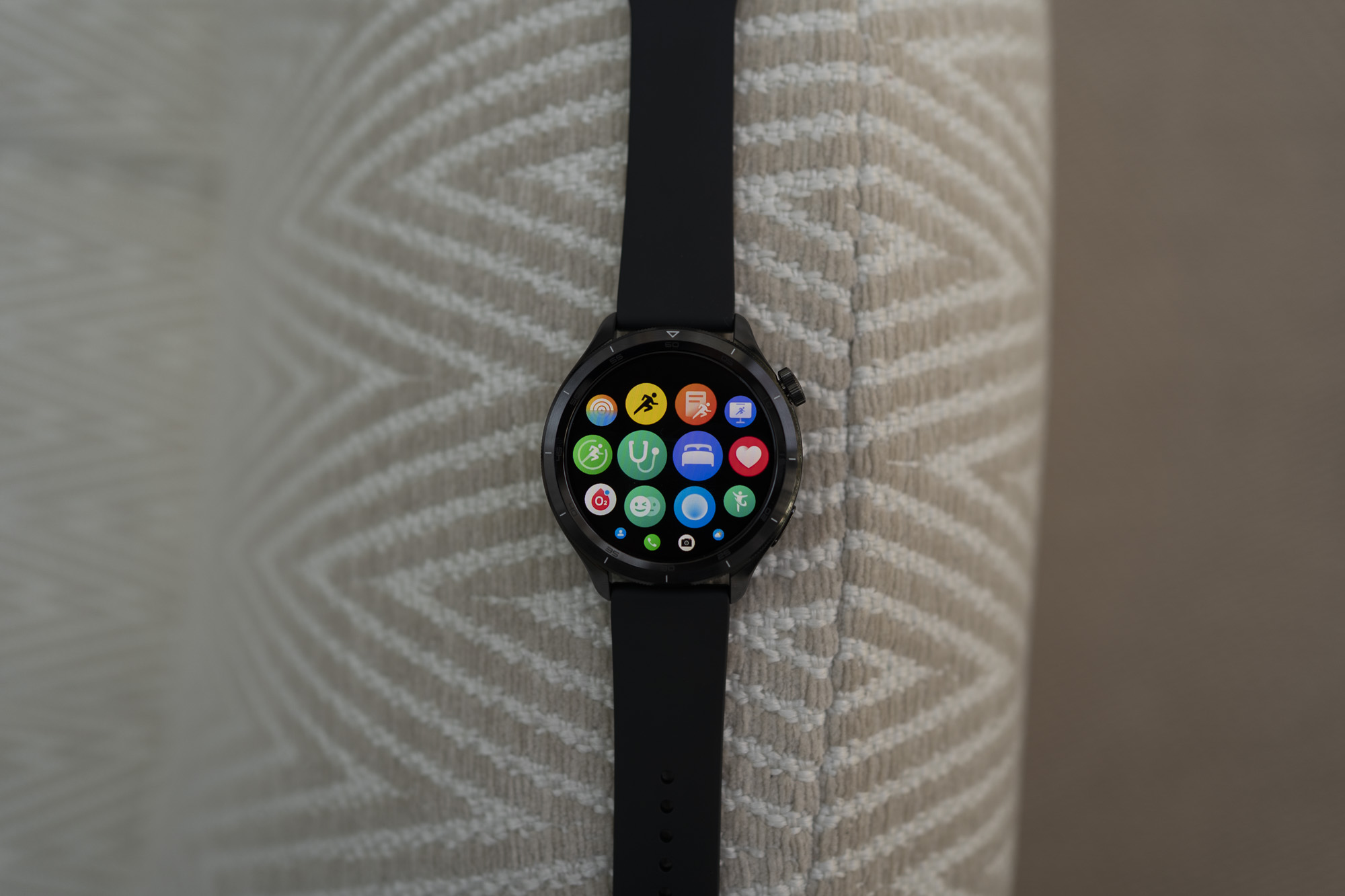 Test najnowszego zegarka Xiaomi Watch S4 - elegancki i niedrogi