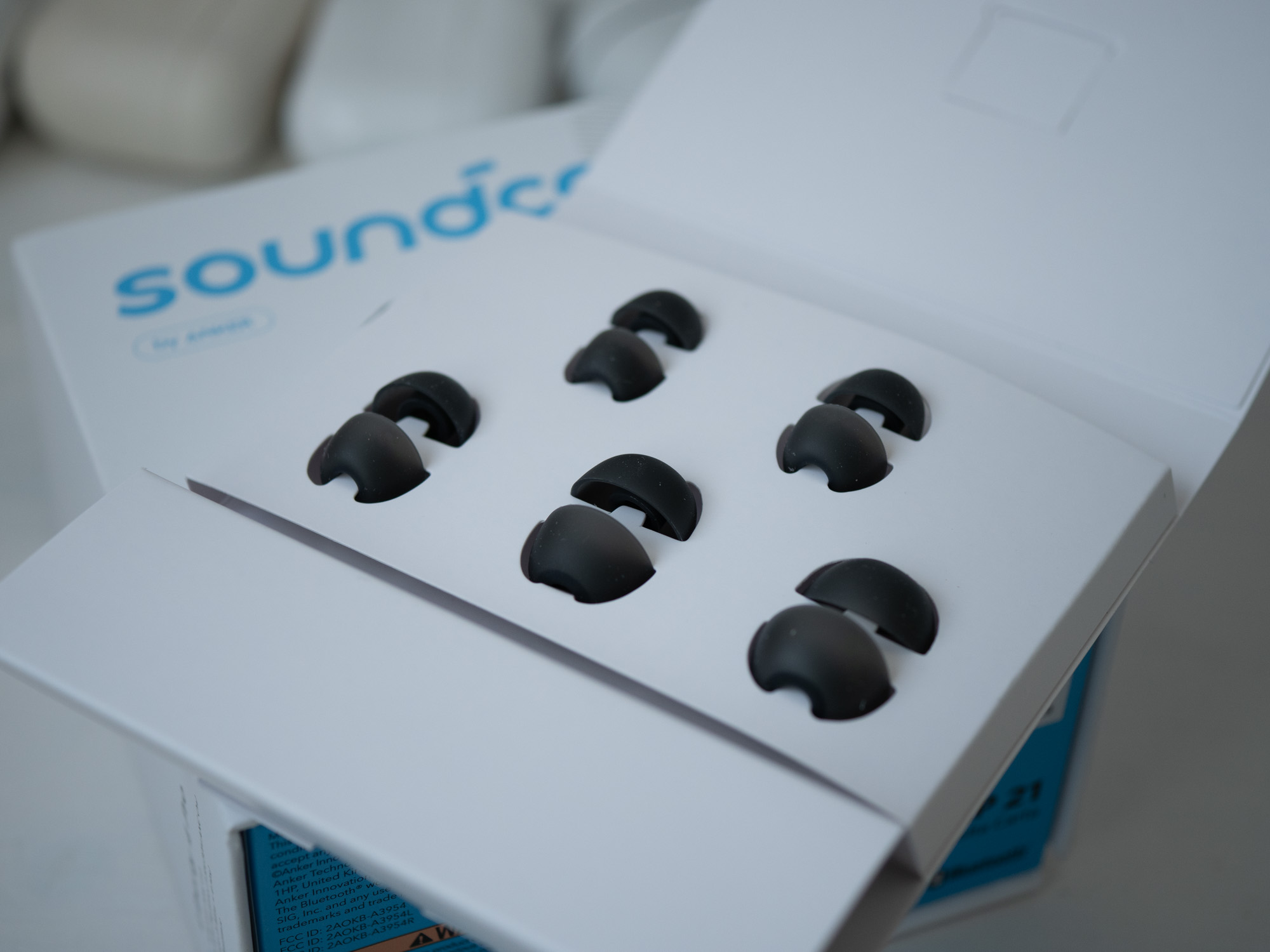 Test słuchawek soundcore Liberty 4 Pro by Anker – to świetne słuchawki z kosmicznym etui