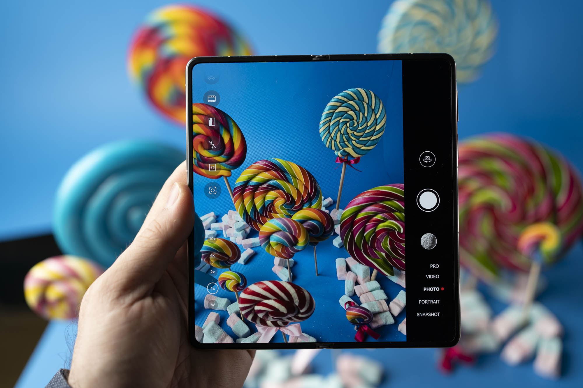 Kolory, które zachwycają – testujemy aparat Ultra Chroma w HUAWEI Mate X6