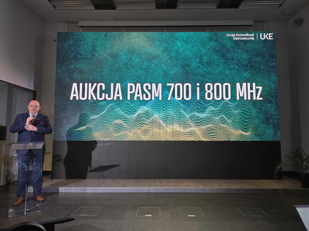 UKE ogłasza start aukcji na pasma 700 i 800 – nasza relacja live