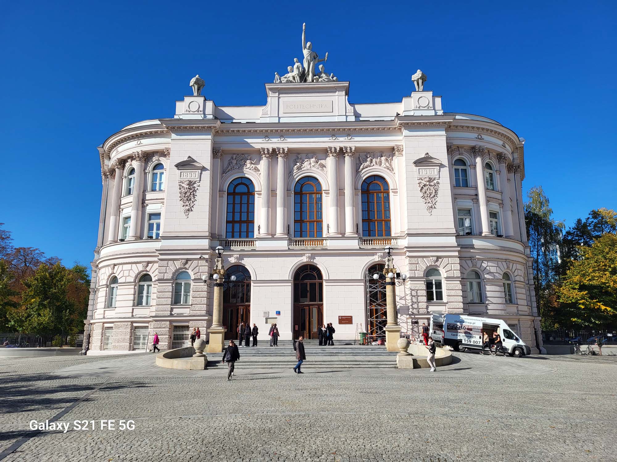 Porównanie foto najnowszego S24 FE versus S21 FE