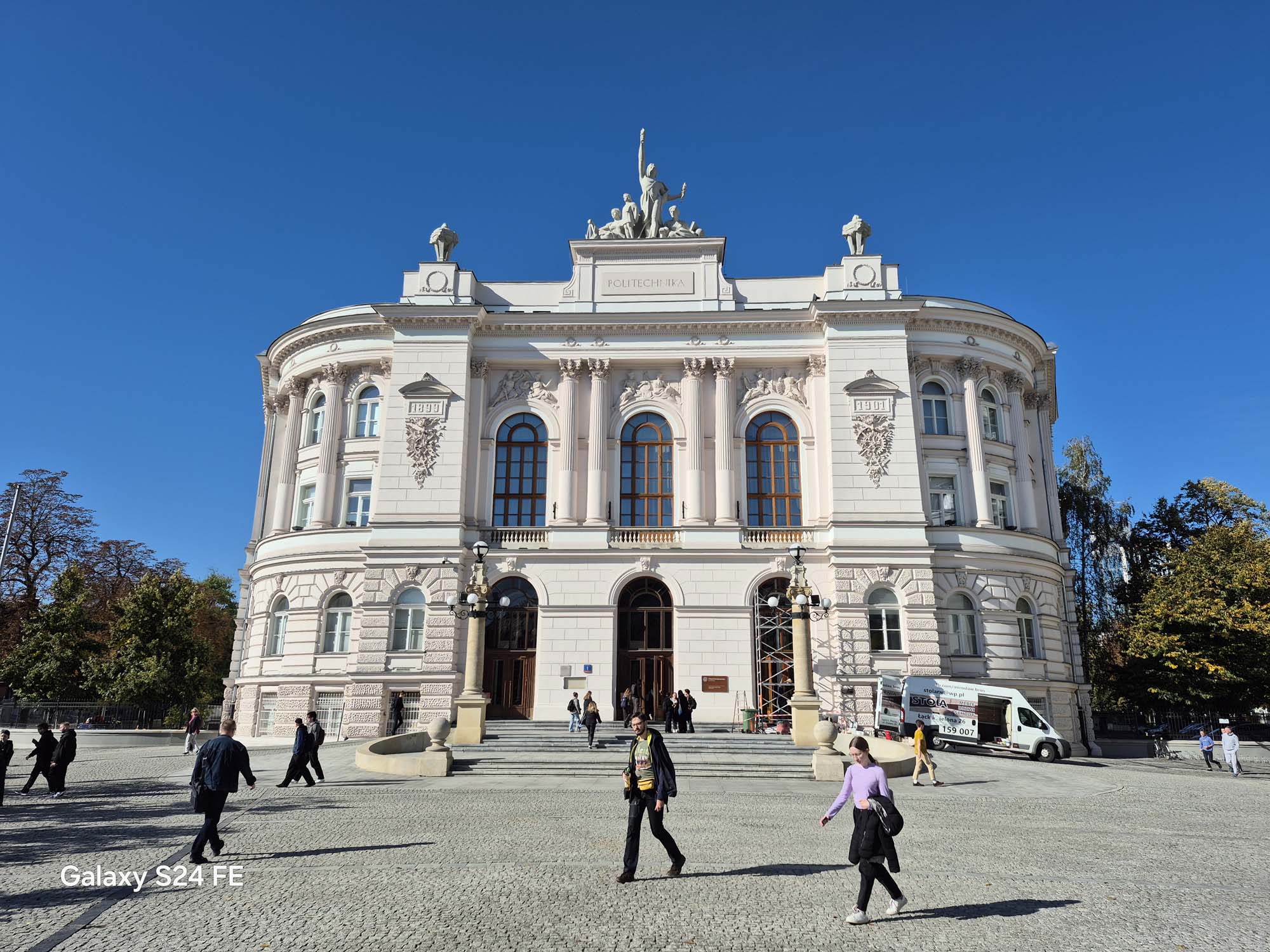 Porównanie foto najnowszego S24 FE versus S21 FE