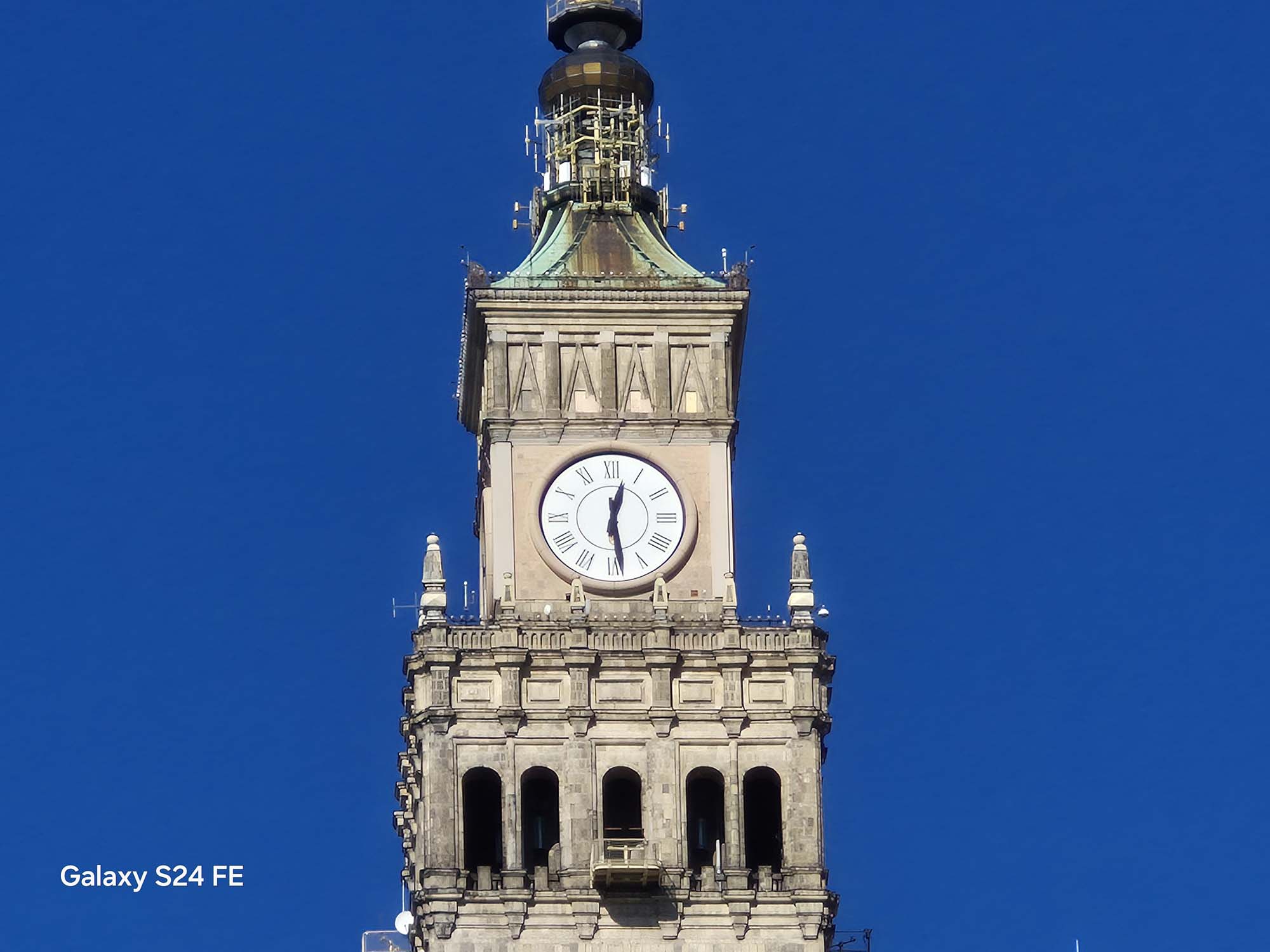 Porównanie foto najnowszego S24 FE versus S21 FE