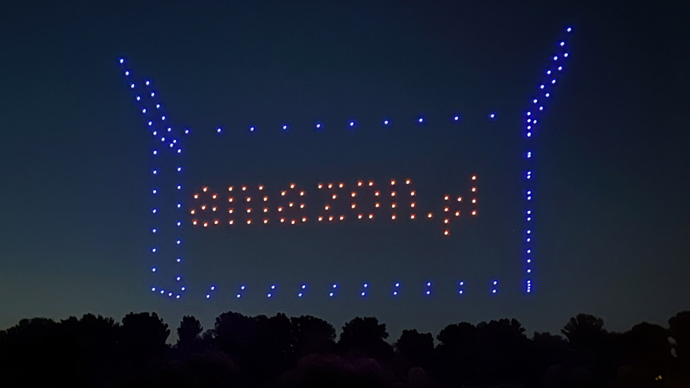 Amazon.pl zorganizował w Warszawie pokaz dronów z okazji zbliżającego się Amazon Prime Day