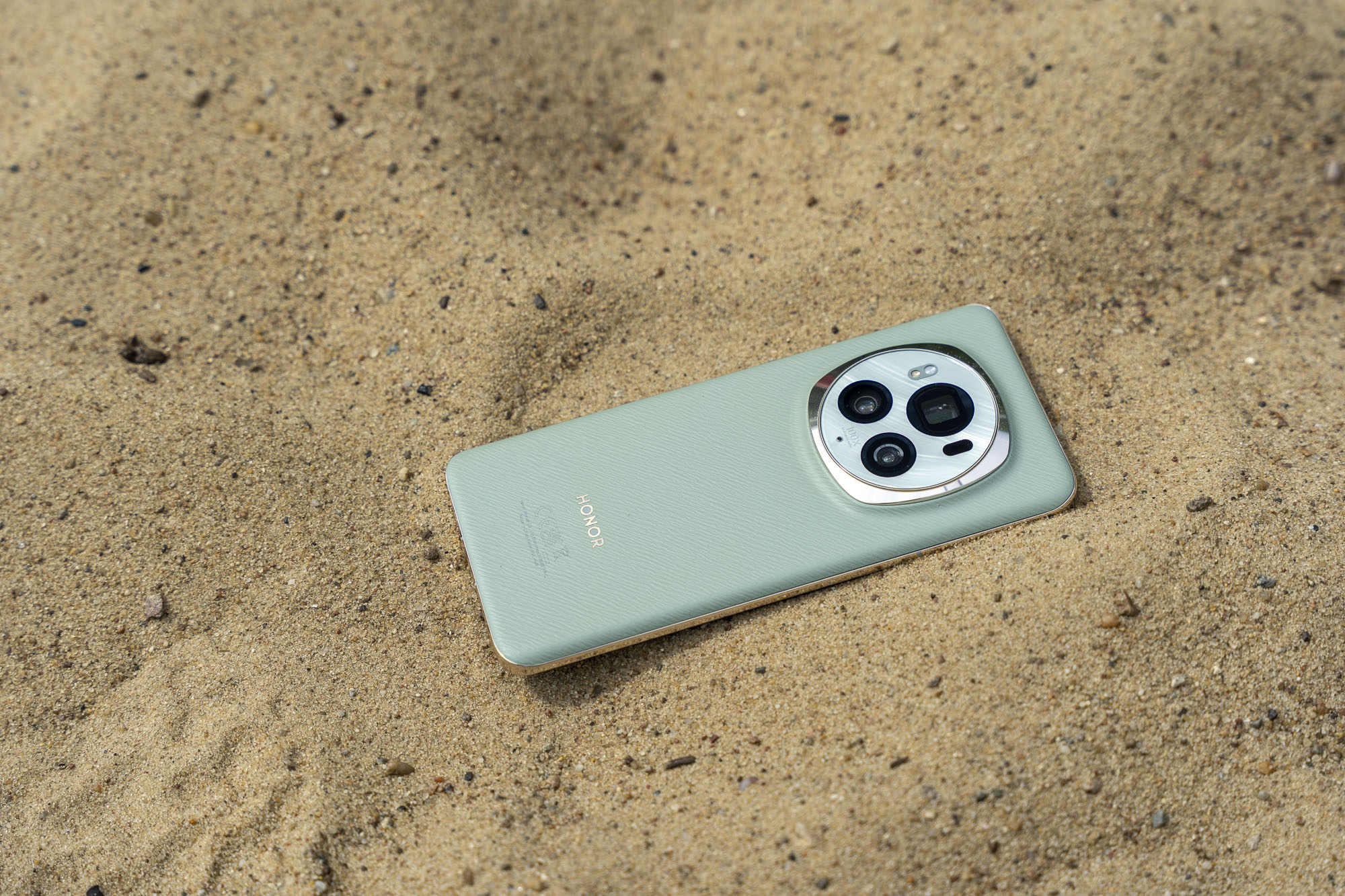 Smartfony Honor versus basen, piłka nożna i plaża - nasz test wytrzymałości