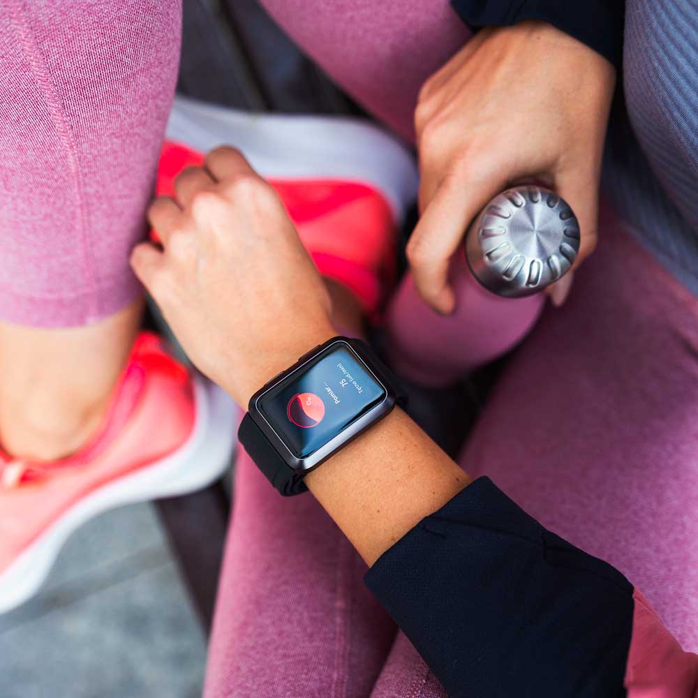 Pomiar ciśnienia krwi i analiza EKG w smartwatchu? A komu to potrzebne? Właściwie każdemu.