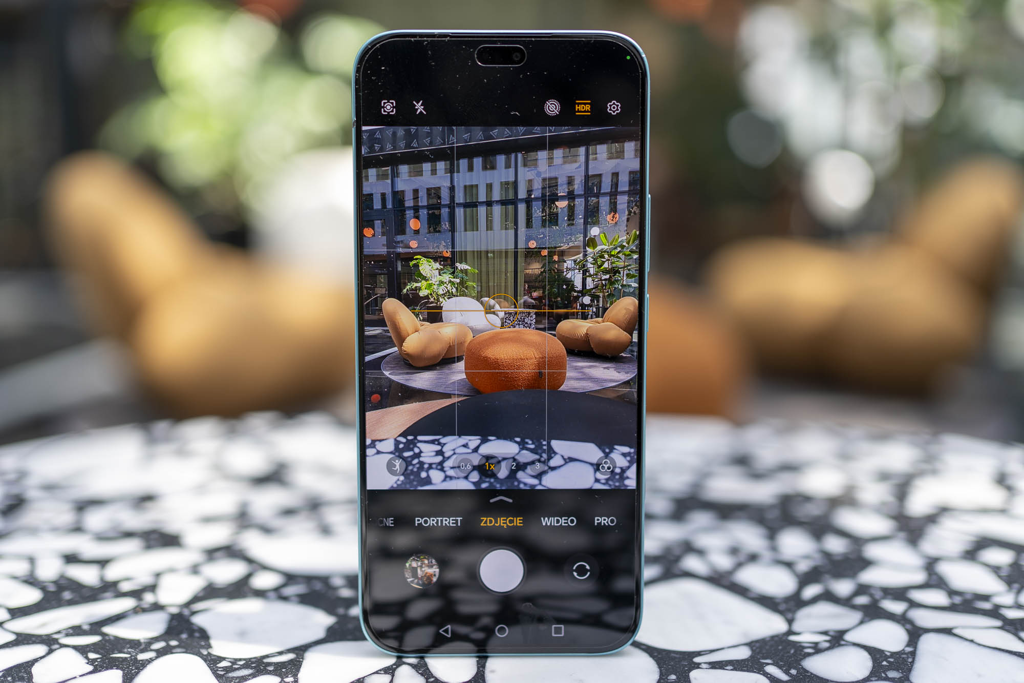 Recenzja Honor 400 Lite - nowy średniak, który kusi ekranem AMOLED i aparatem 108 MP