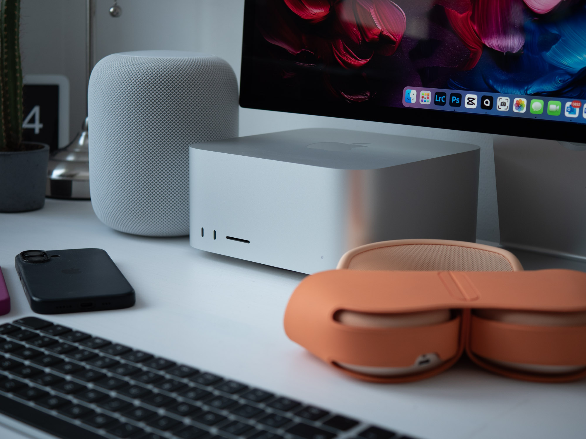 Sprawdziliśmy najnowszego Maca Studio M3 Ultra z monitorem Studio Display – to przesada dla większości, ale spełnienie marzeń dla profesjonalistów