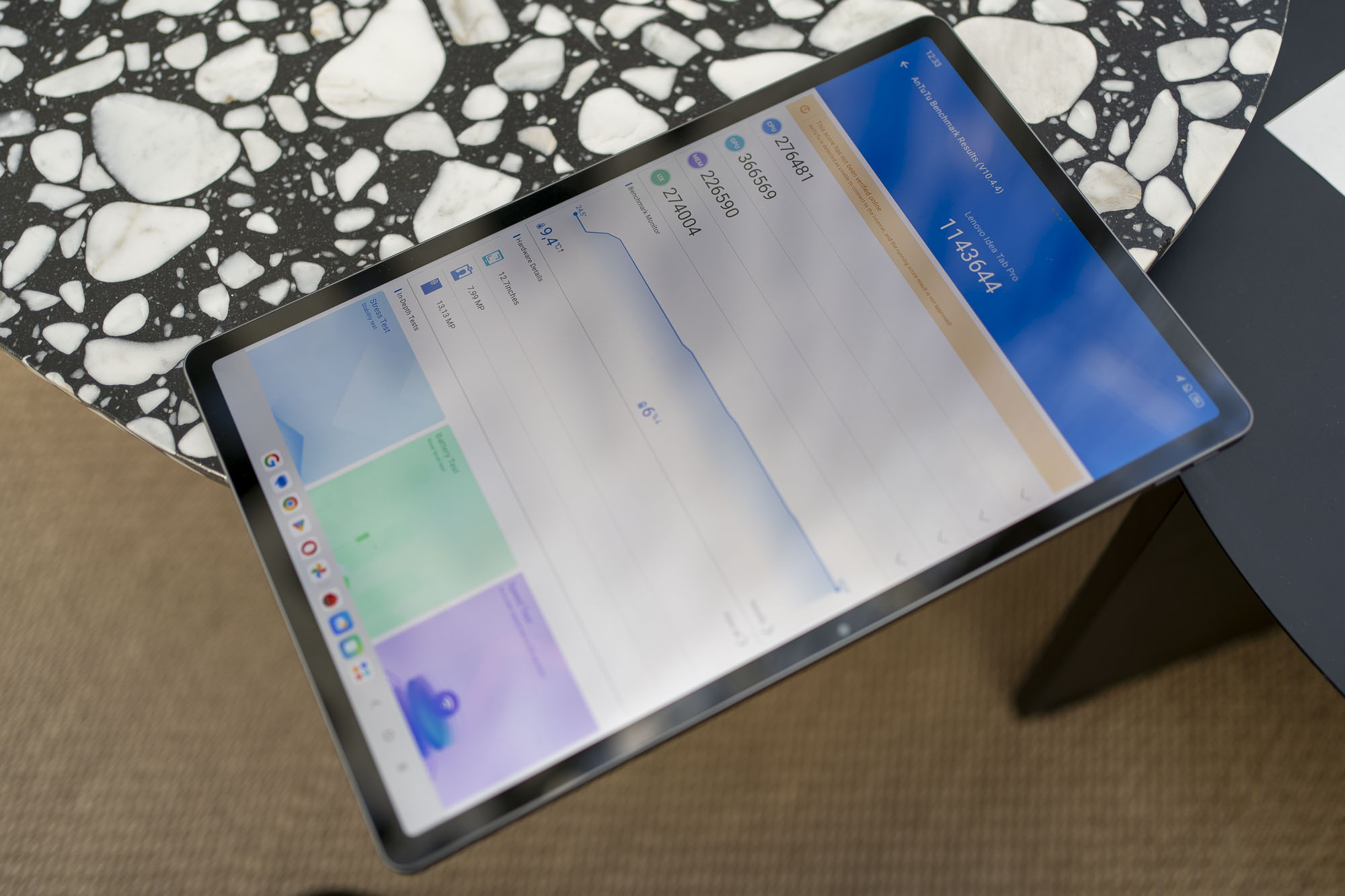 Test tabletu Lenovo Idea Tab Pro - jest ogromny, ma rysik i bardzo dobrą cenę
